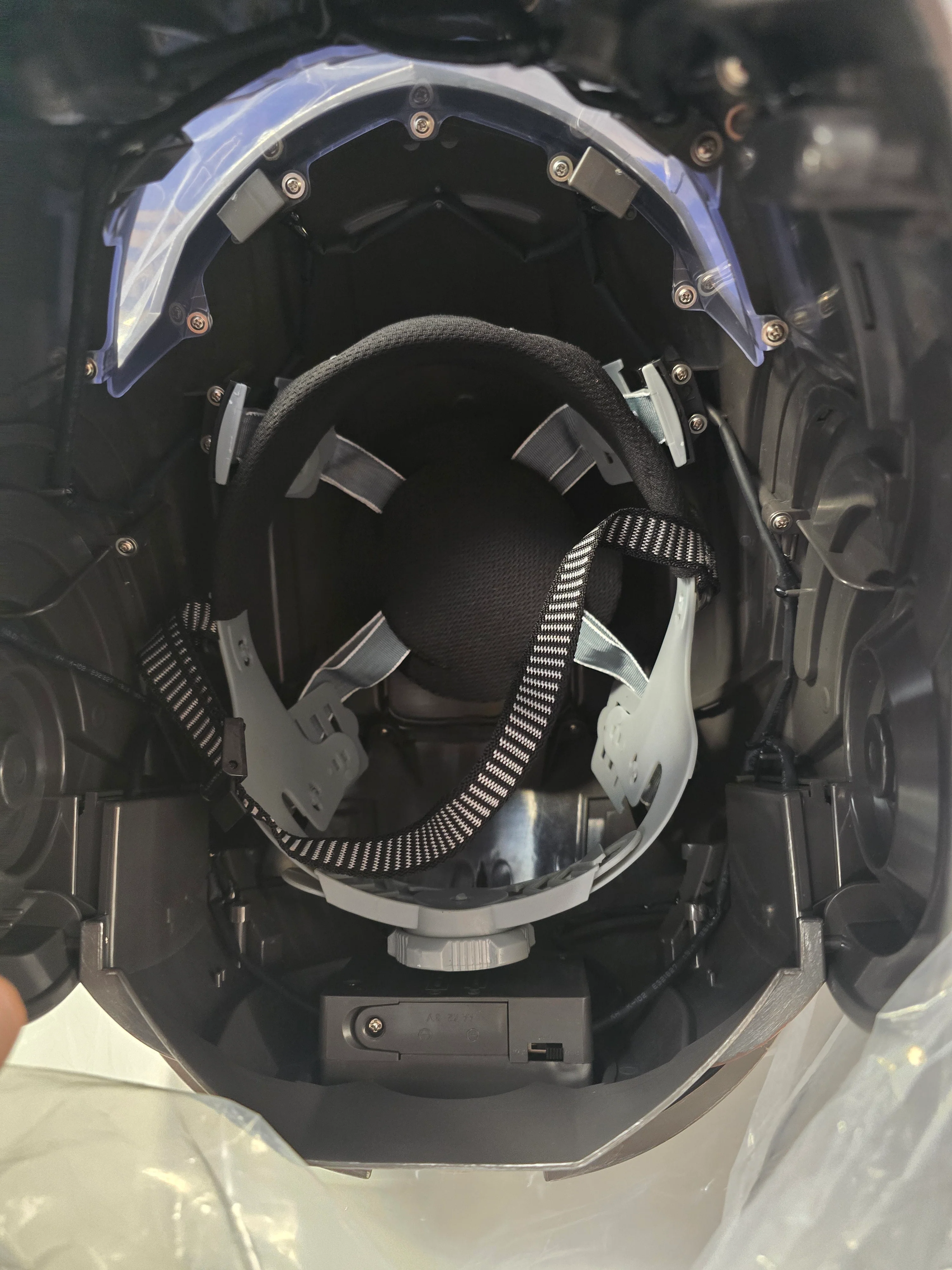 Mass Effect Legendary Cache Like new Boxed - Image 2