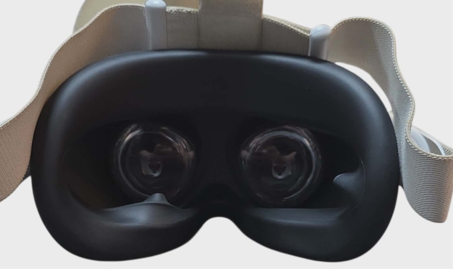 Meta Oculus Quest 2 All-in-One VR Headset - Image 4