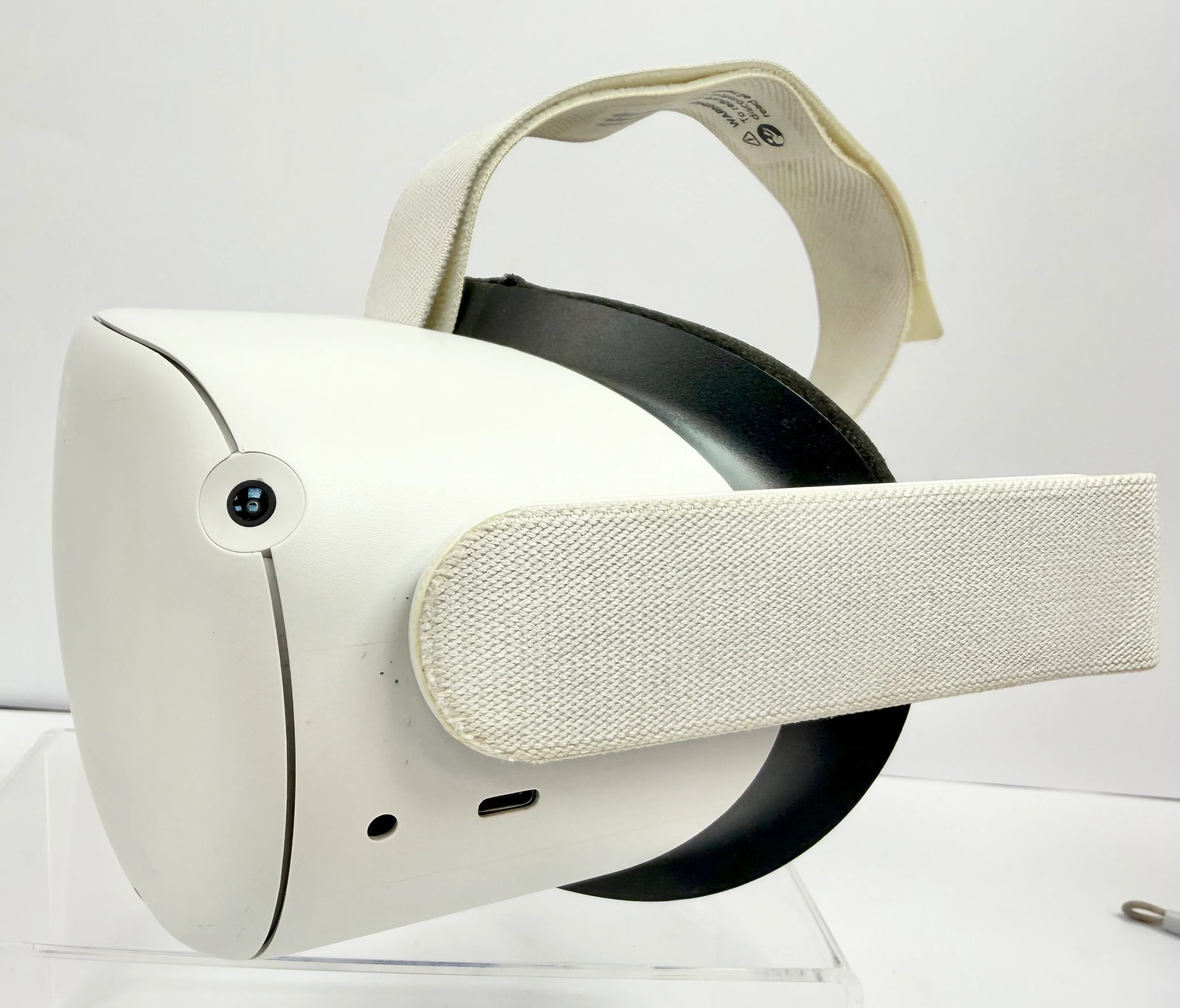 Meta/Oculus Quest 2 VR Headset (With Controllers) - 128GB - Image 3