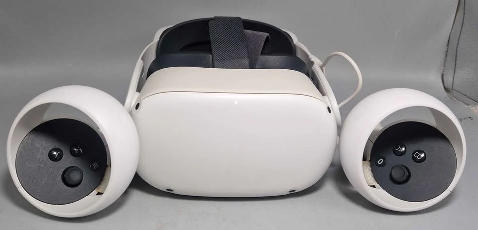 Meta/Oculus Quest 2 VR Headset (With Controllers) - 128GB
