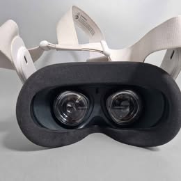 *WOW* Meta/Oculus Quest 2 VR Headset (With Controllers) - 128GB - Image 3