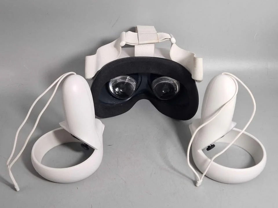 Meta/Oculus Quest 2 VR Headset (With Controllers) - 128GB, B - Image 2