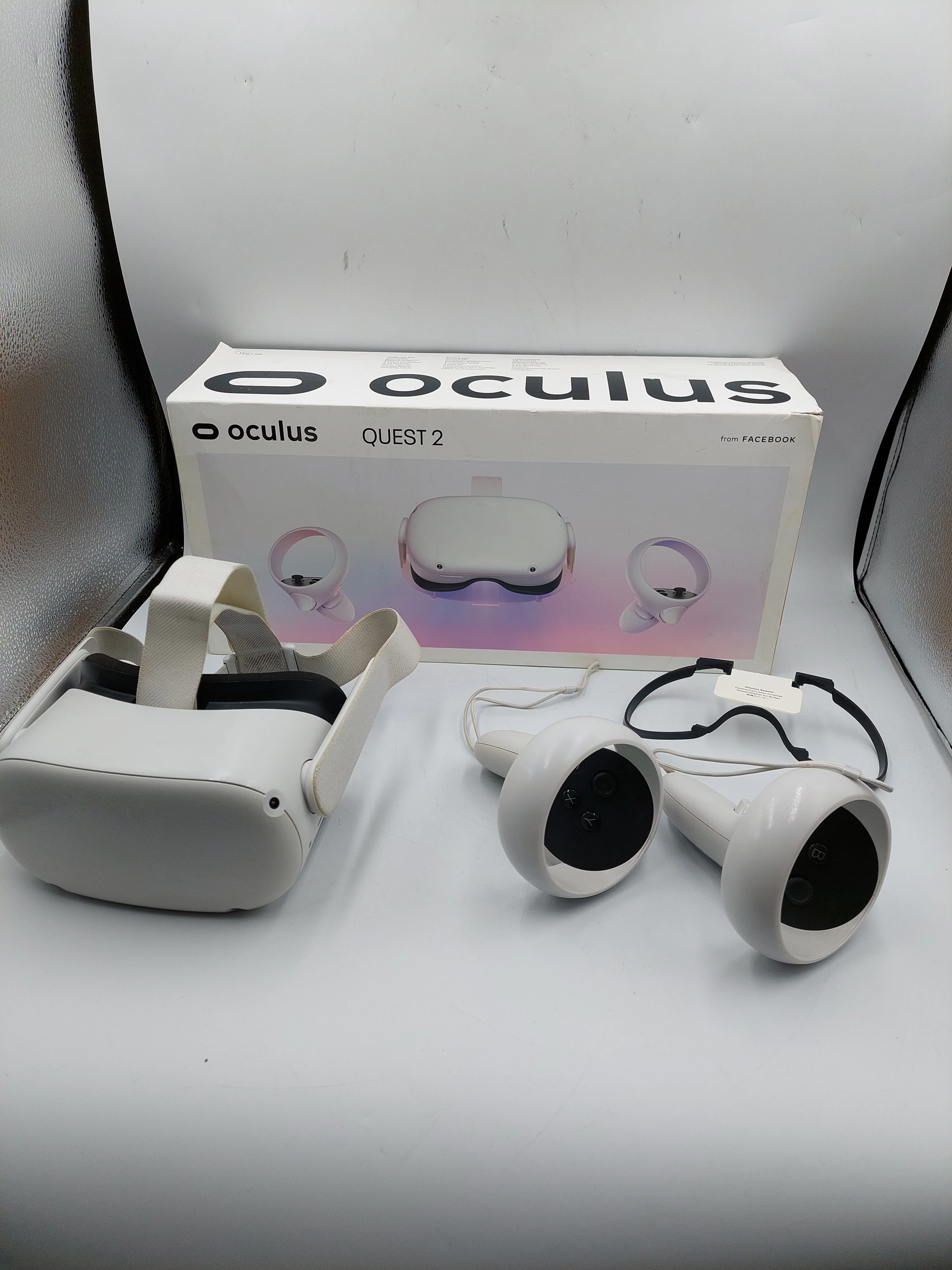 Meta/Oculus Quest 2 VR Headset With Controllers 128GB Boxed
