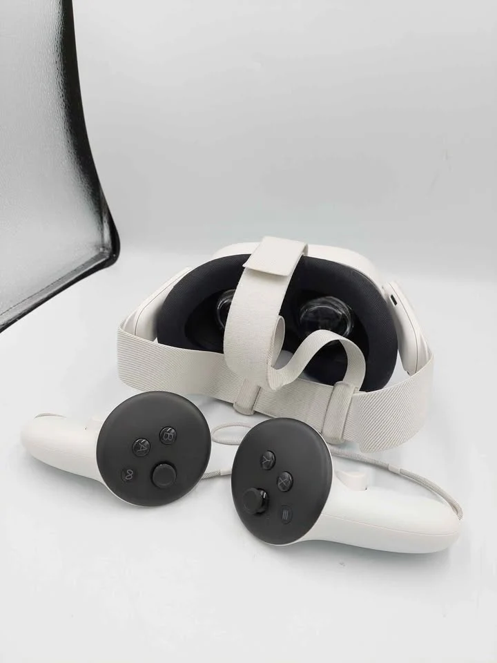 Meta Quest 3S VR Headset, With Controllers, 128GB, Unboxed - Image 2