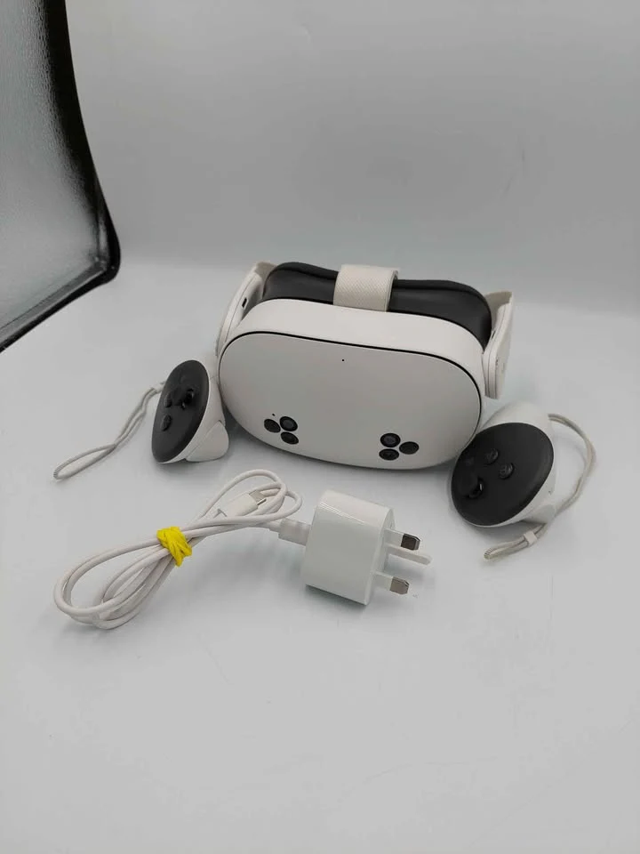 Meta Quest 3S VR Headset, With Controllers, 128GB, Unboxed - Image 3