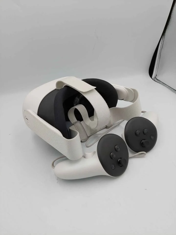 Meta Quest 3S VR Headset, With Controllers, 128GB, Unboxed - Image 4