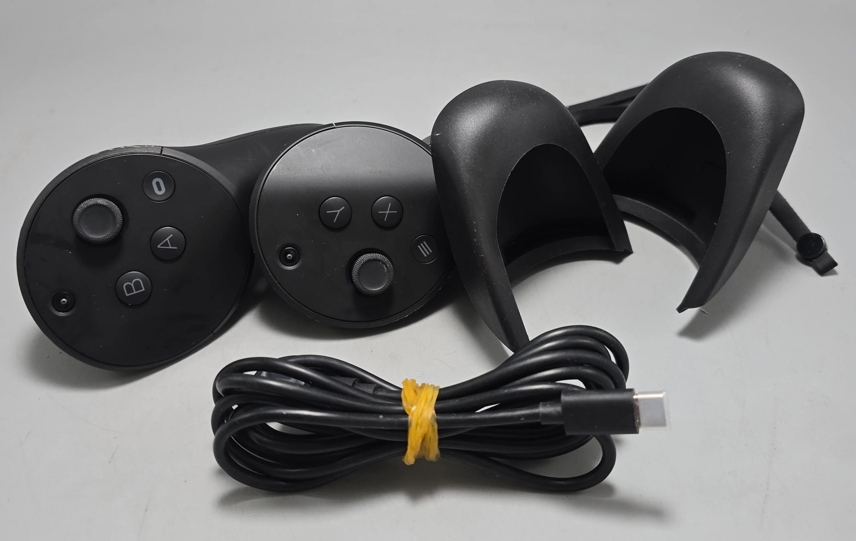 Meta Quest Pro VR Headset (With Controllers) - 256GB, - Image 2