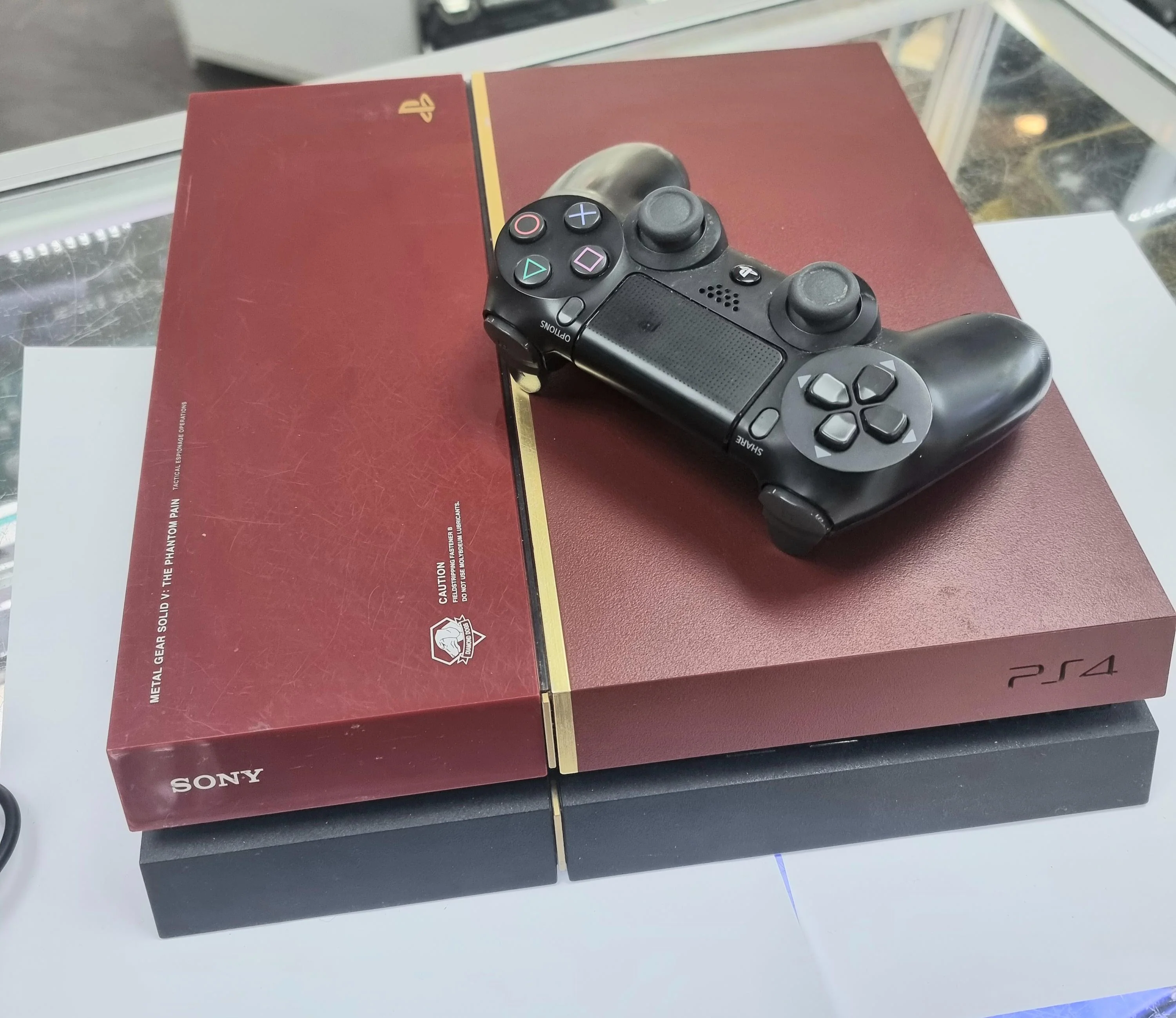 Metal Gear Solid V The Phantom Pain Limited Edition 500GB Console - Image 3