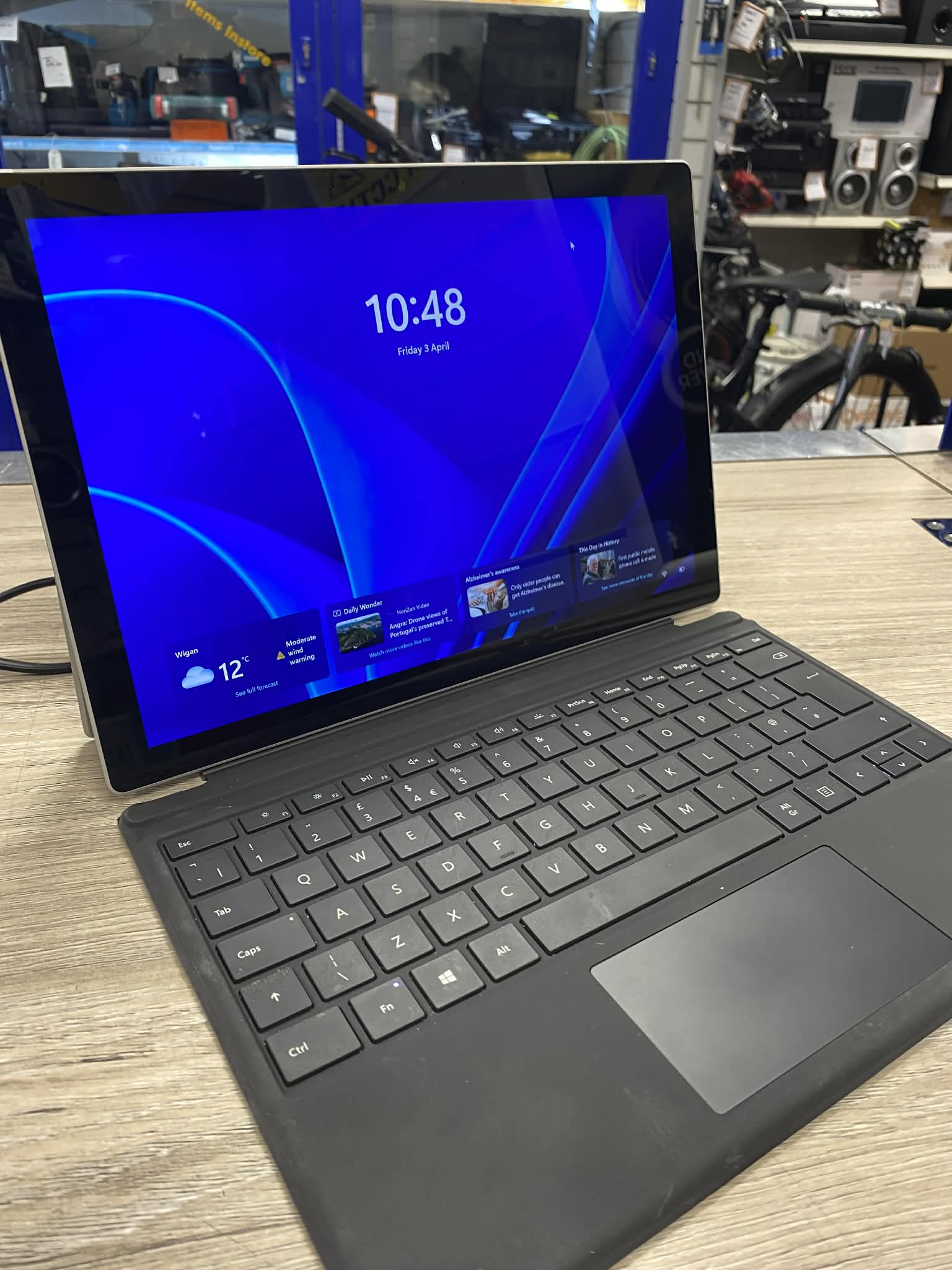 Microsoft Surface Pro 7 Plus Platinum 256GB (i5) 16GB, Wifi B - Image 2