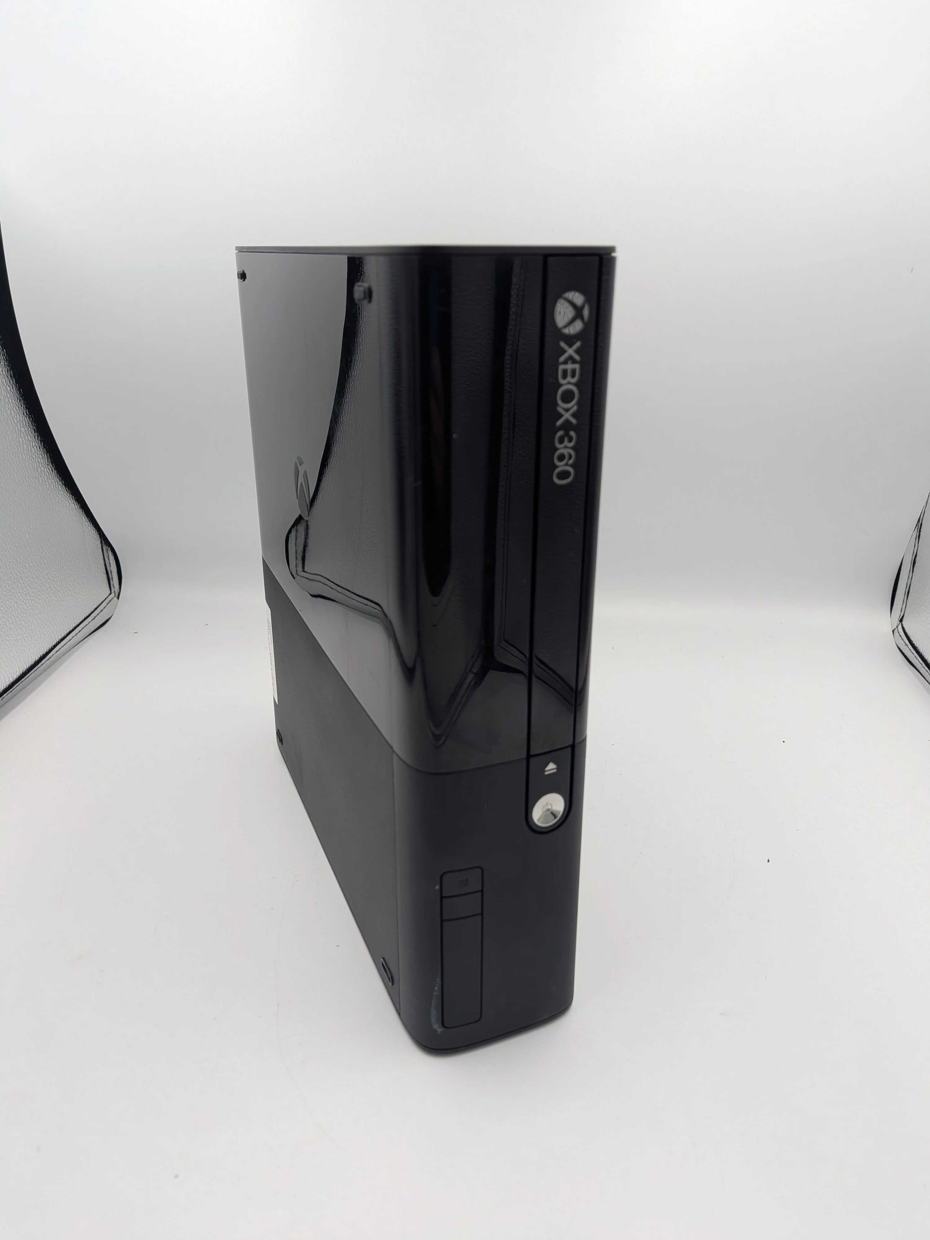 Microsoft Xbox 360 E Console & Controller 250GB