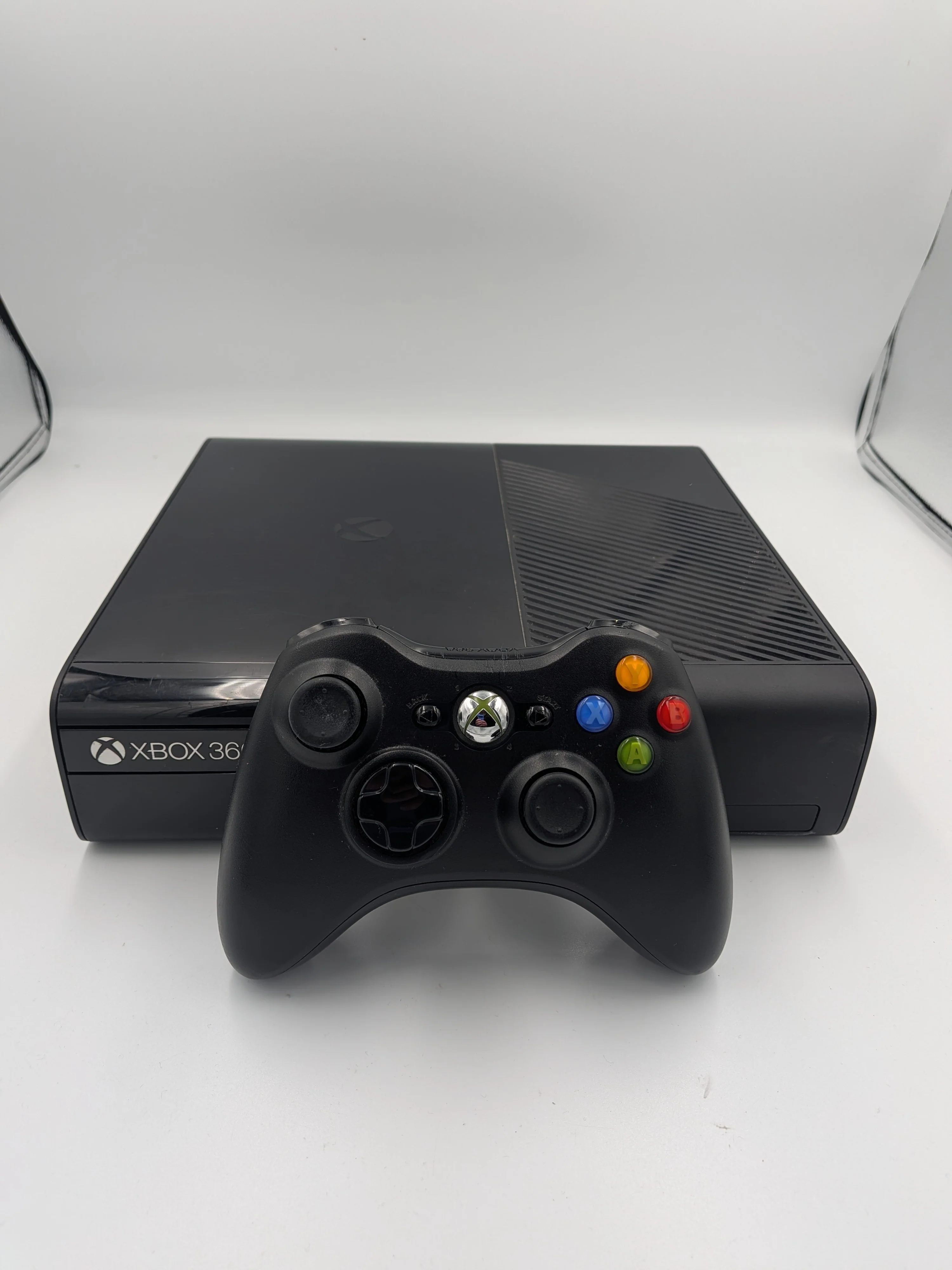Microsoft Xbox 360 E Console & Controller 250GB - Image 2