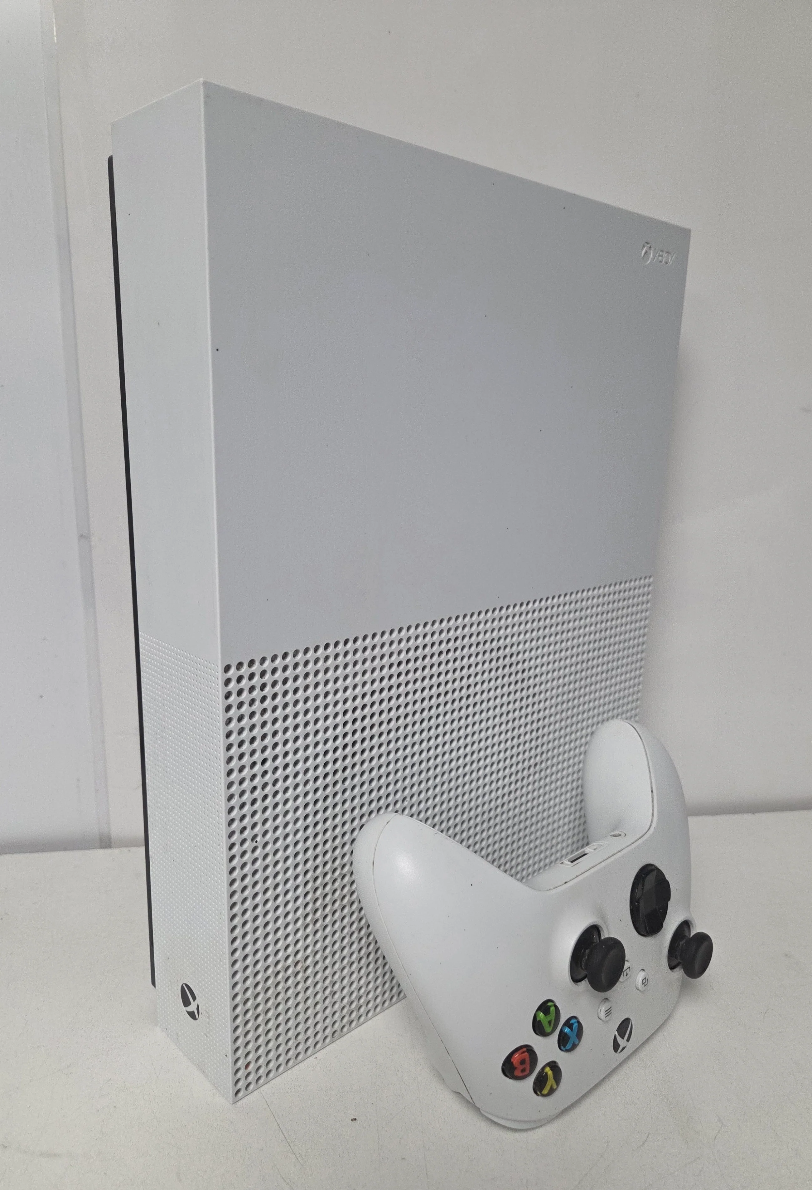Microsoft Xbox One S 1TB All-Digital Edition Console - Image 2