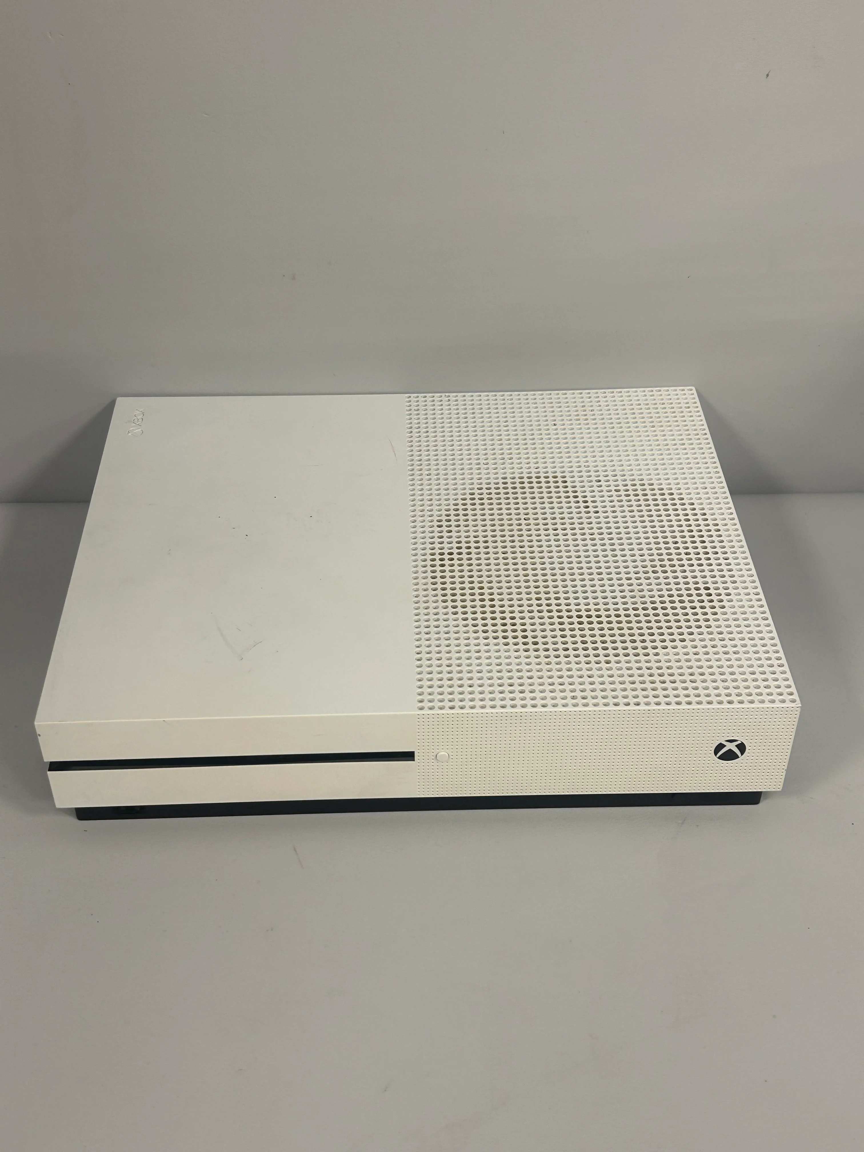 Microsoft Xbox One S 1TB Package