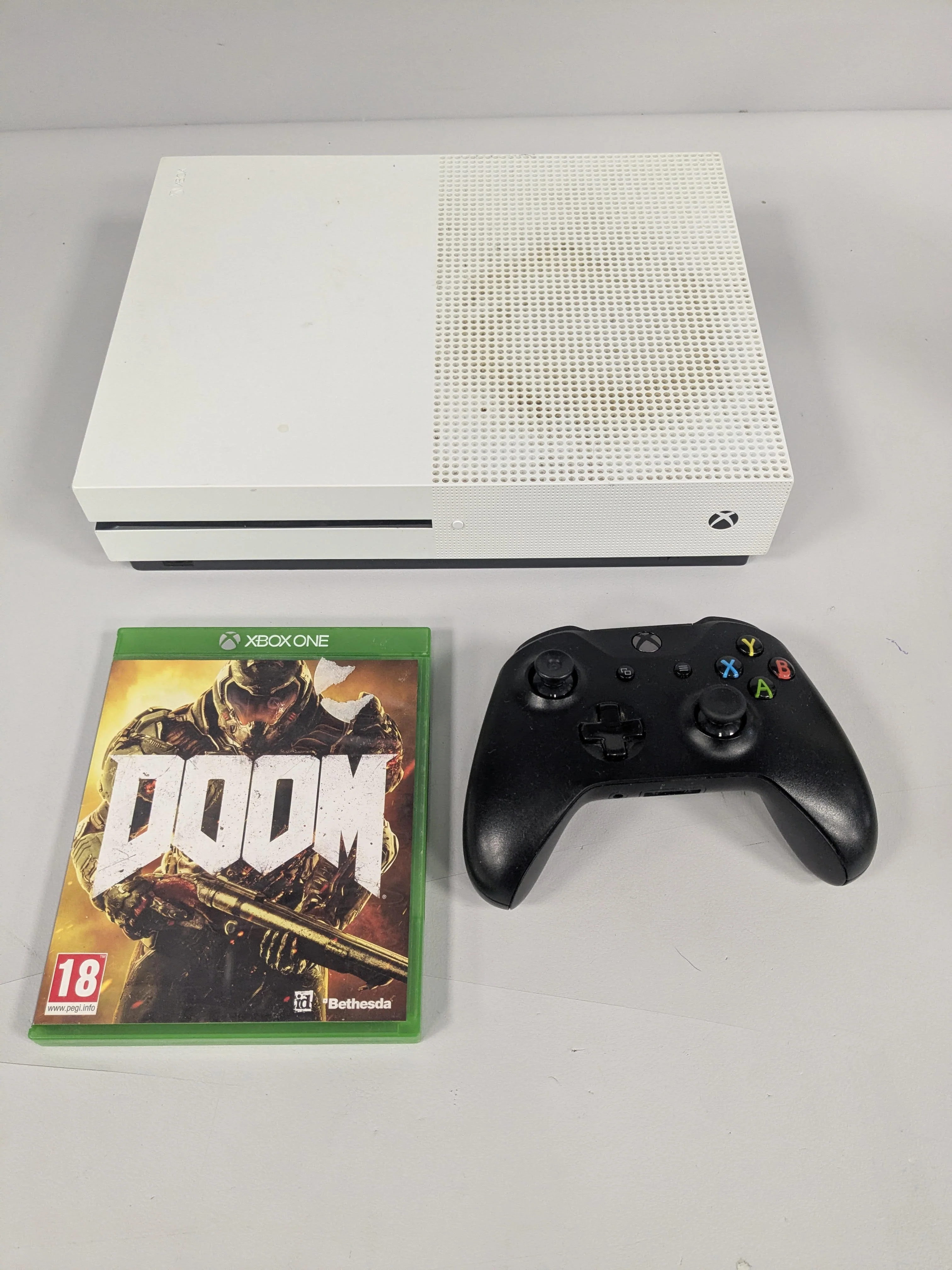 Microsoft Xbox One S 500GB DOOM Package - Image 3