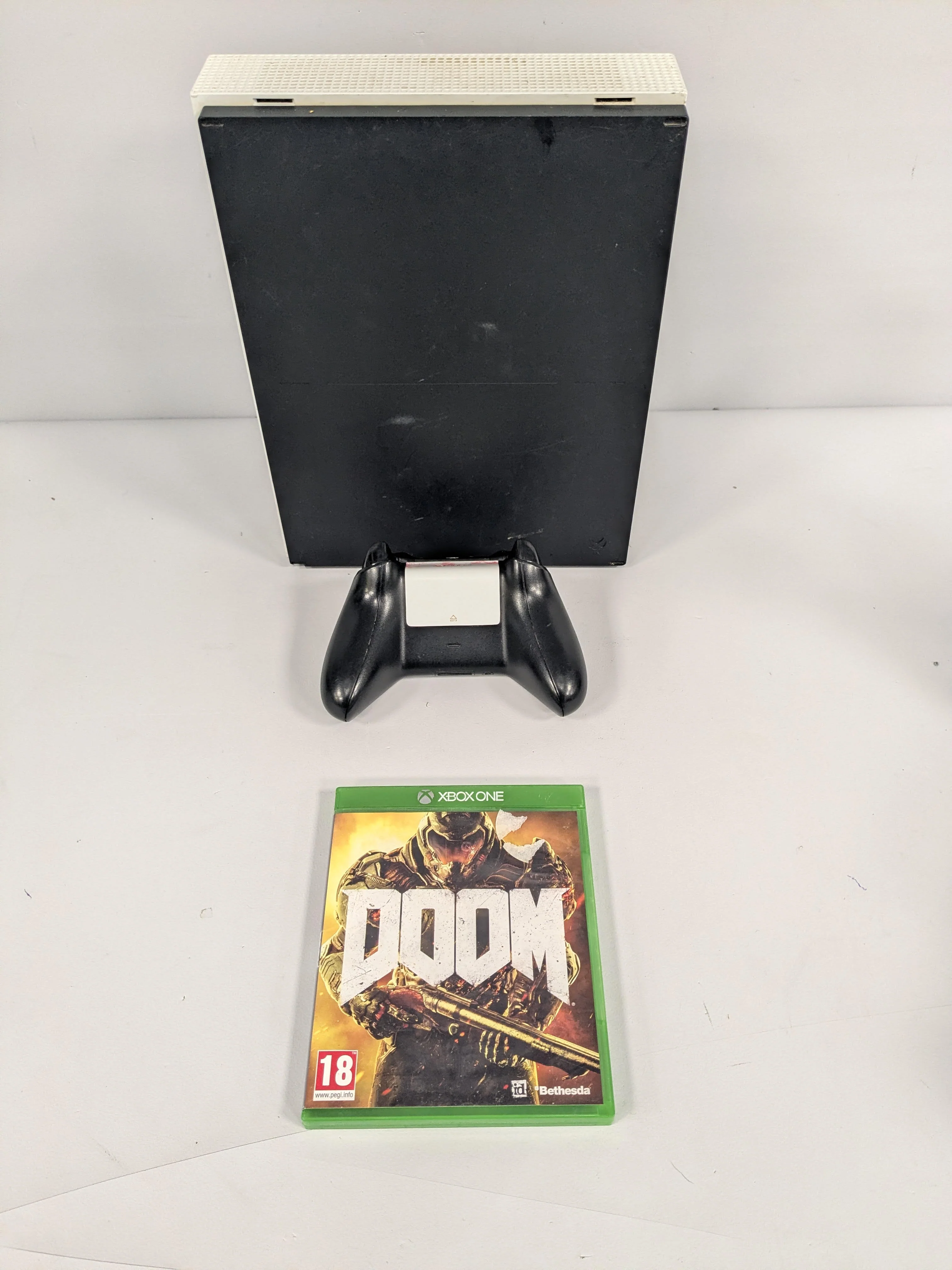 Microsoft Xbox One S 500GB DOOM Package - Image 4