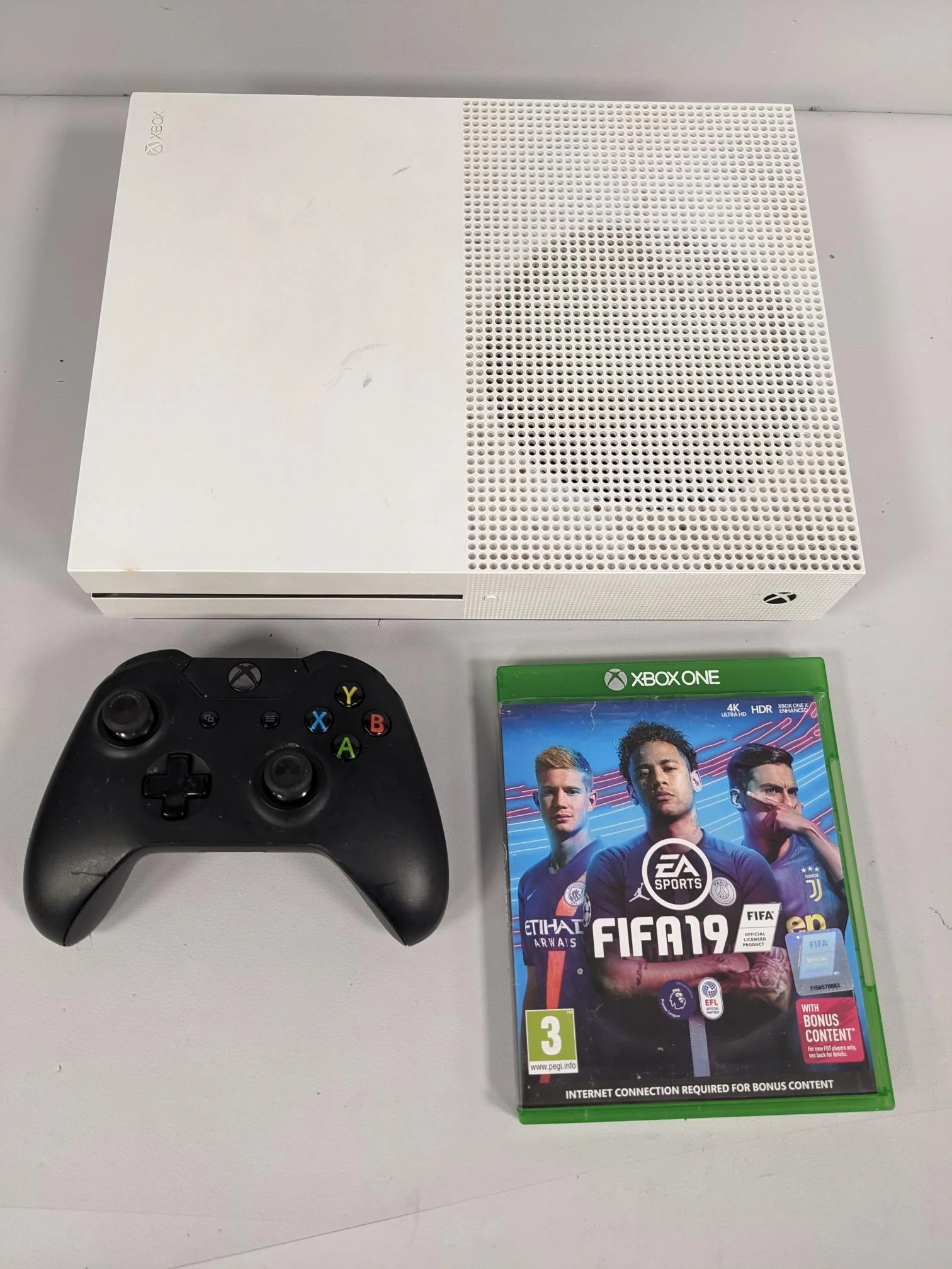 Microsoft Xbox One S 500GB Fifa 19 Console Package - Image 3