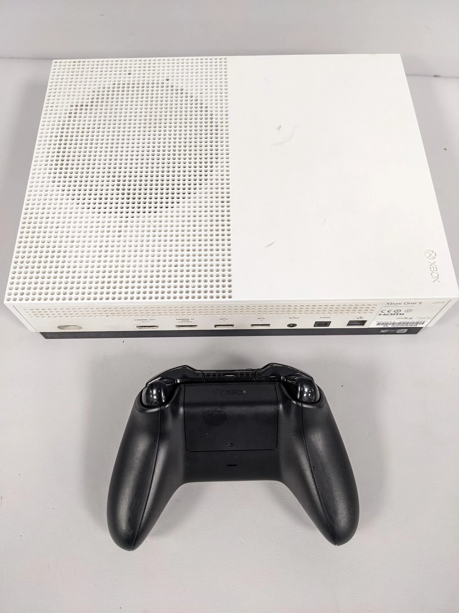 Microsoft Xbox One S 500GB Fifa 19 Console Package - Image 4
