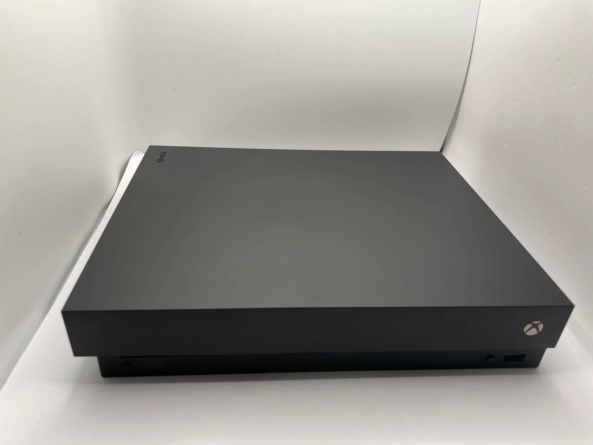 Microsoft Xbox One X 1TB - Image 2