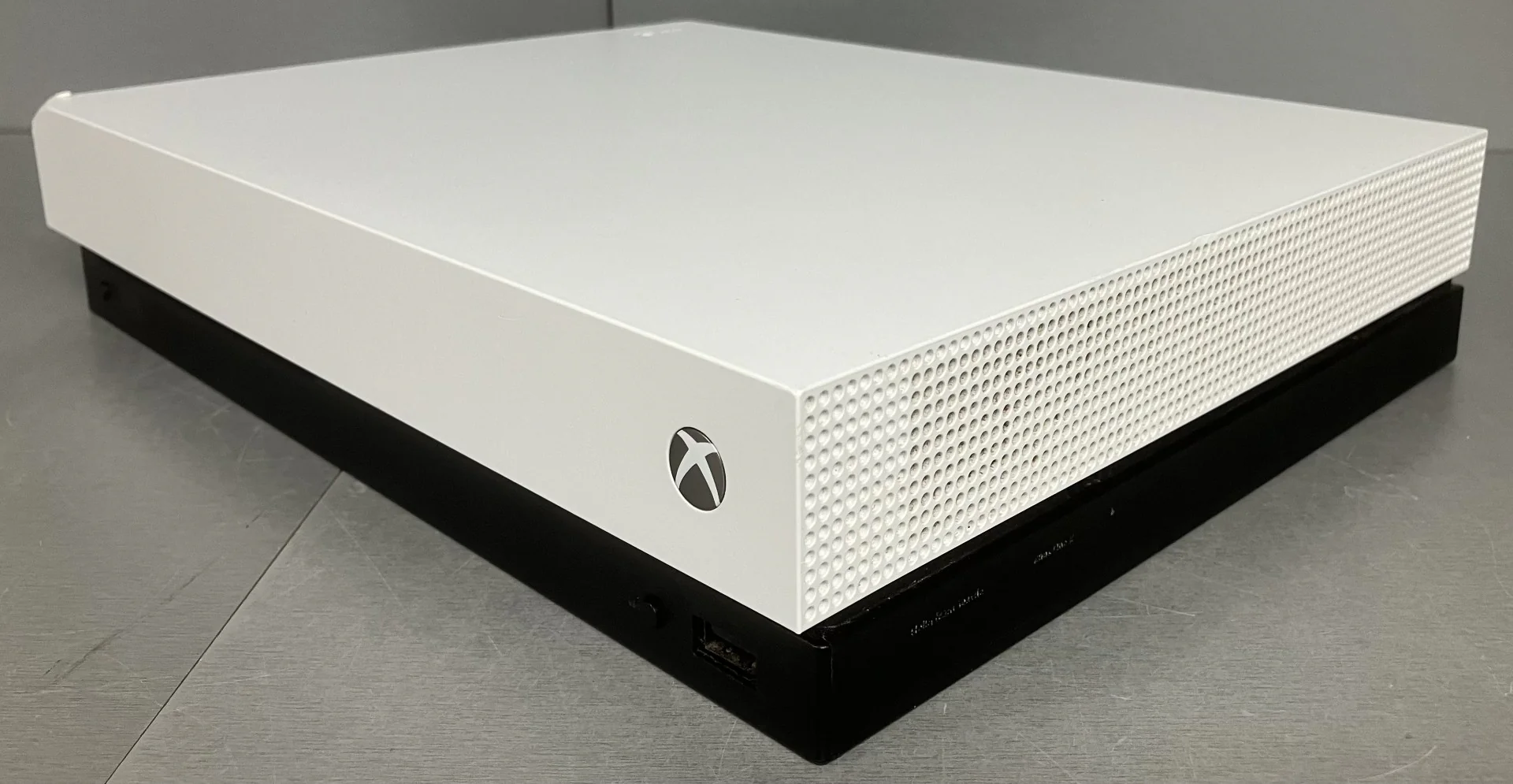 **Sale**Microsoft Xbox One X 1TB, Robot White Console Only ** No Controller ** - Image 4