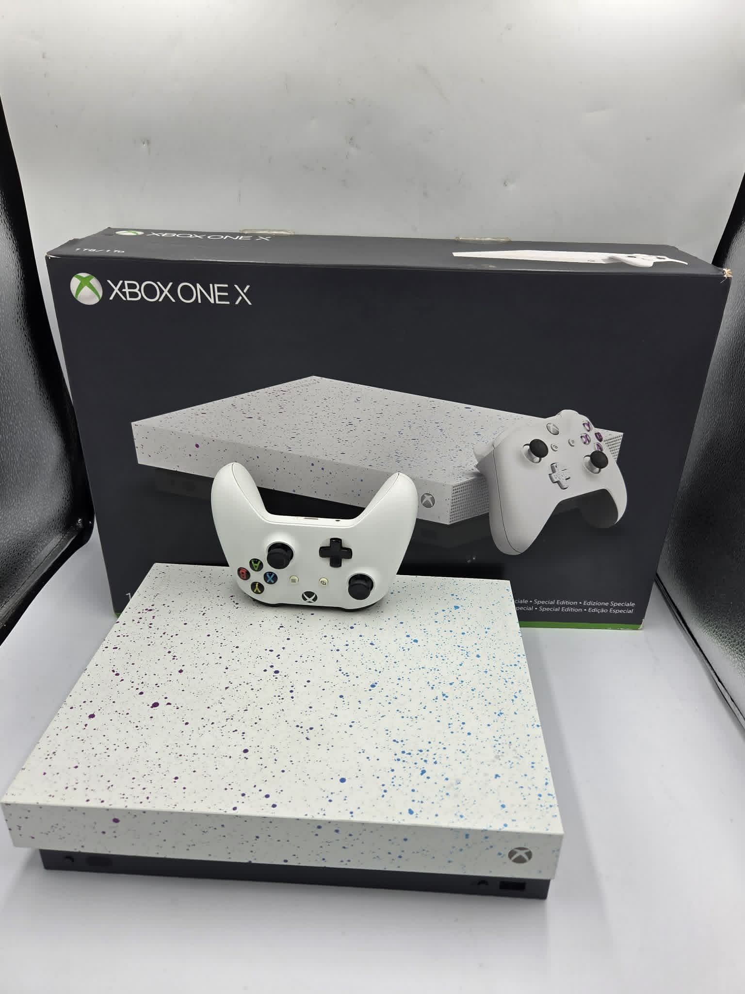 Microsoft Xbox One X Console, 1TB, Hyperspace Edition White/Dots, Boxed - Image 3