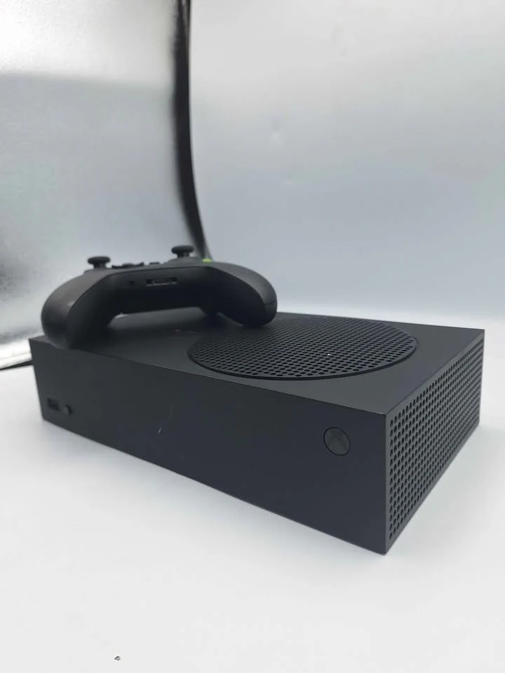 **DEAL** Microsoft Xbox Series S 1TB SSD 4K Gaming Console (Unboxed) with Black Wireless Controller – Next Gen Performance - Image 4