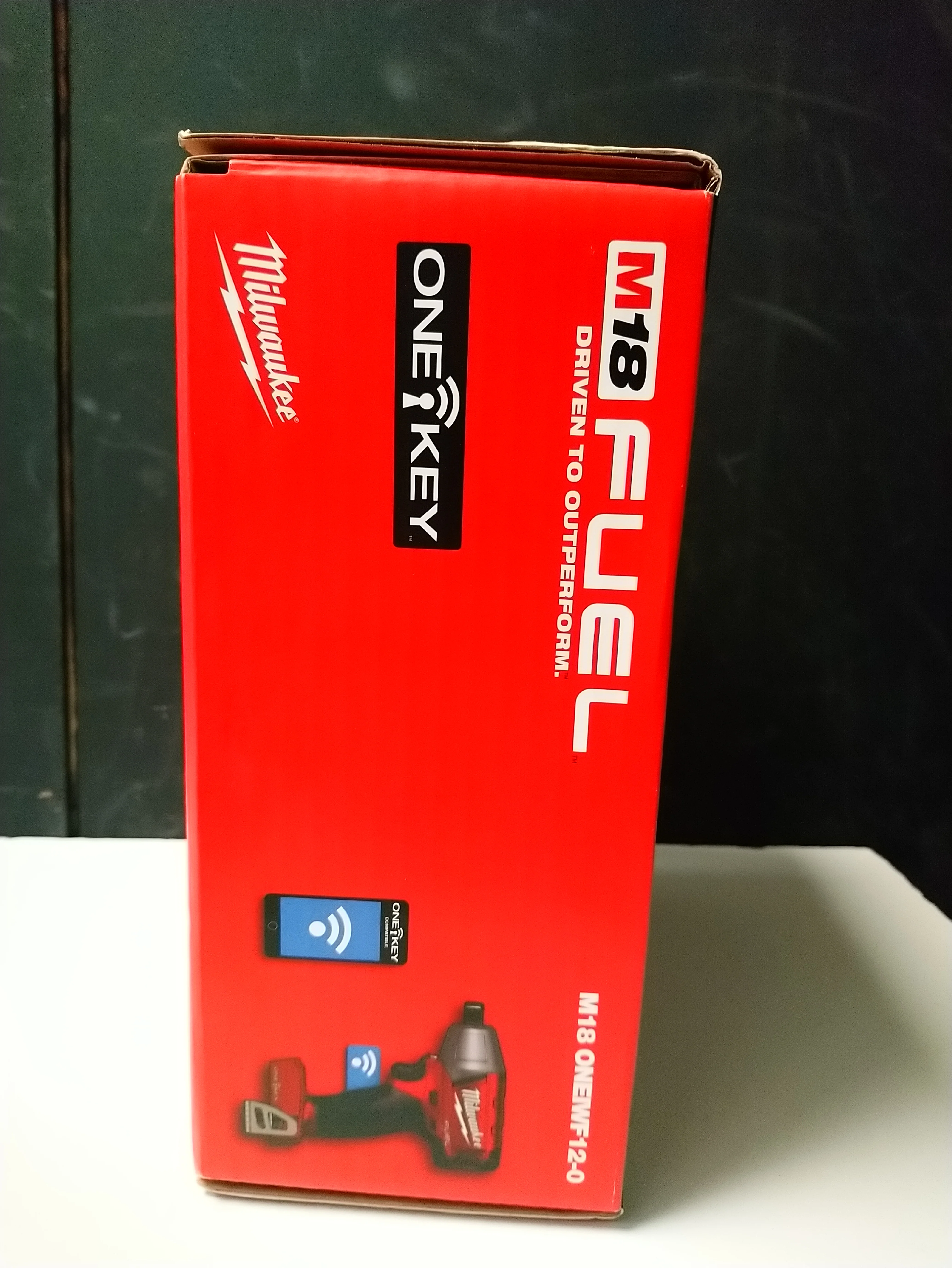 Milwaukee M18 18V 1/2" Fuel ONE-KEY Impact Wrench - Image 3