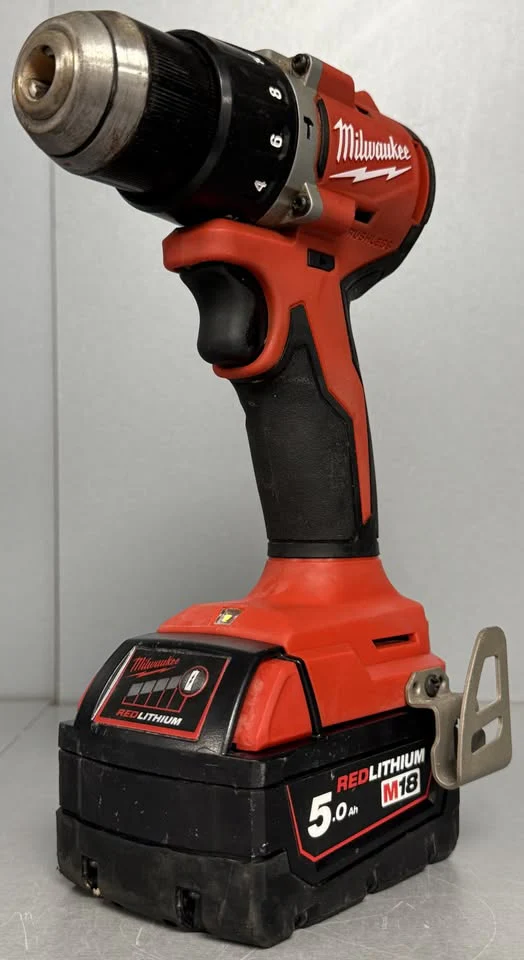 Milwaukee M18 BLPDRC 18V Brushless Combi Drill ( + 5.0ah Battery, No Charging Station ) - Image 2