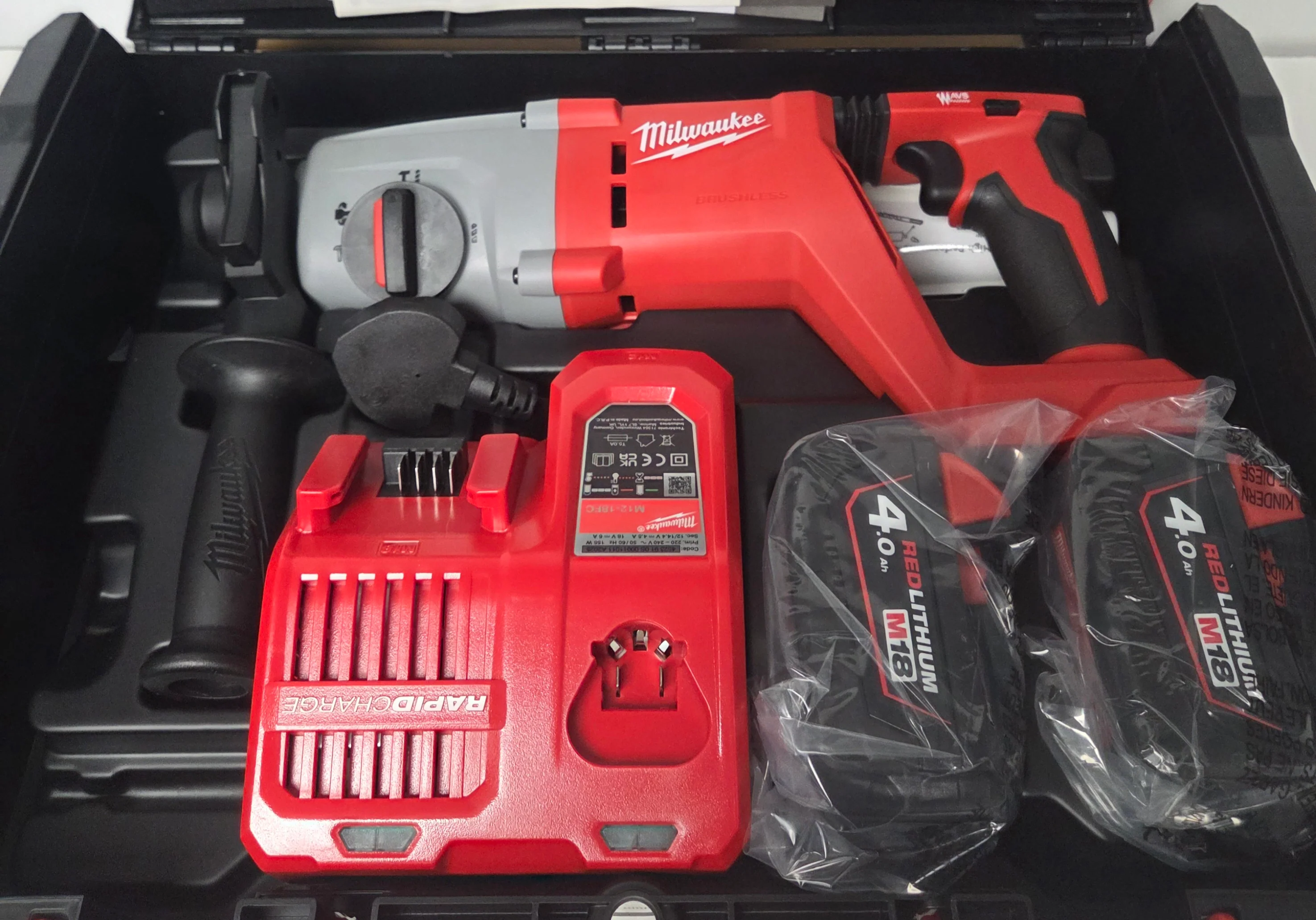 Milwaukee M18BLHACD26 Hammer Drill - Image 2