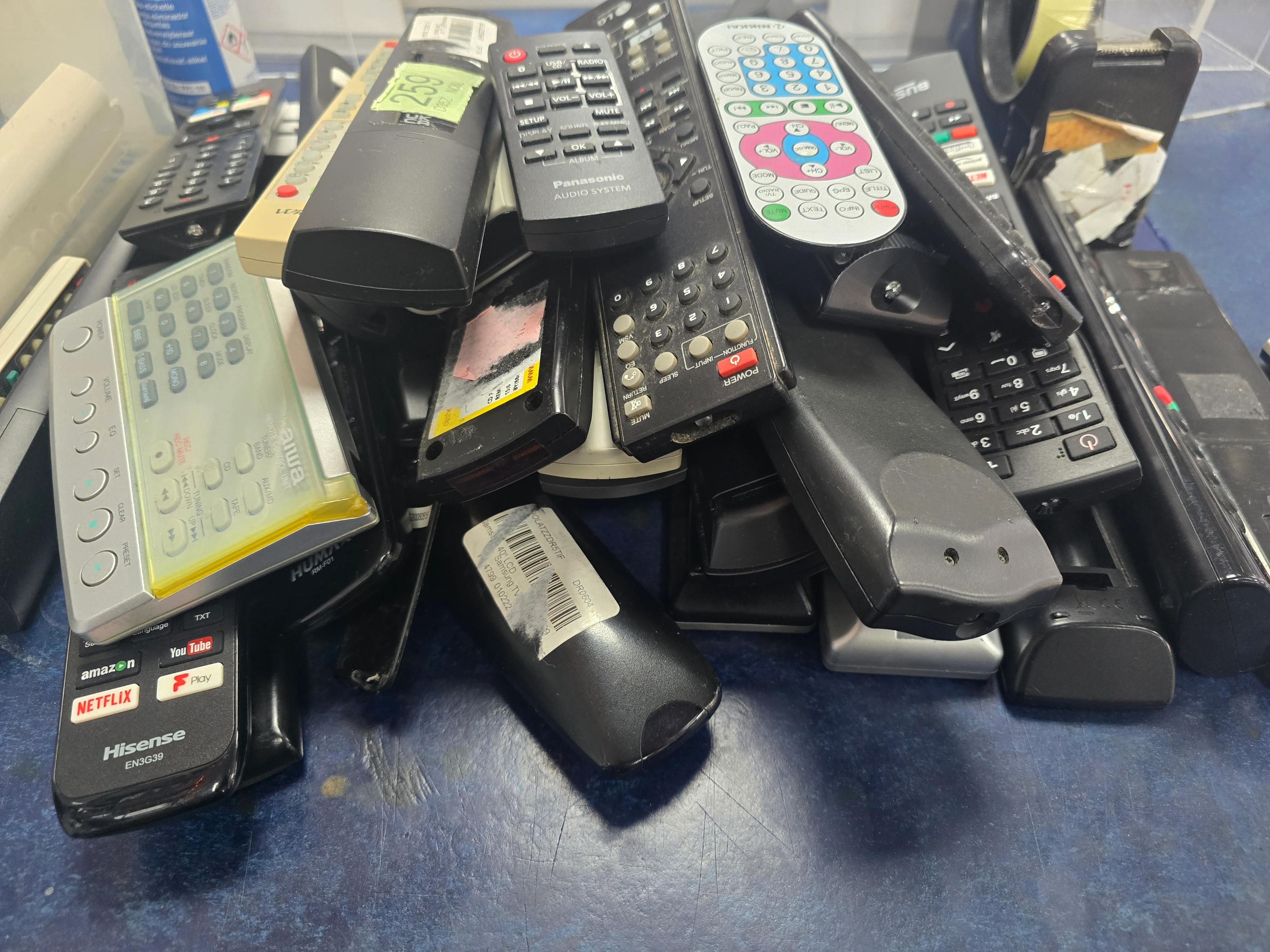 Miscellaneous Remotes *JOB LOT NO REUTRNS* - Image 4