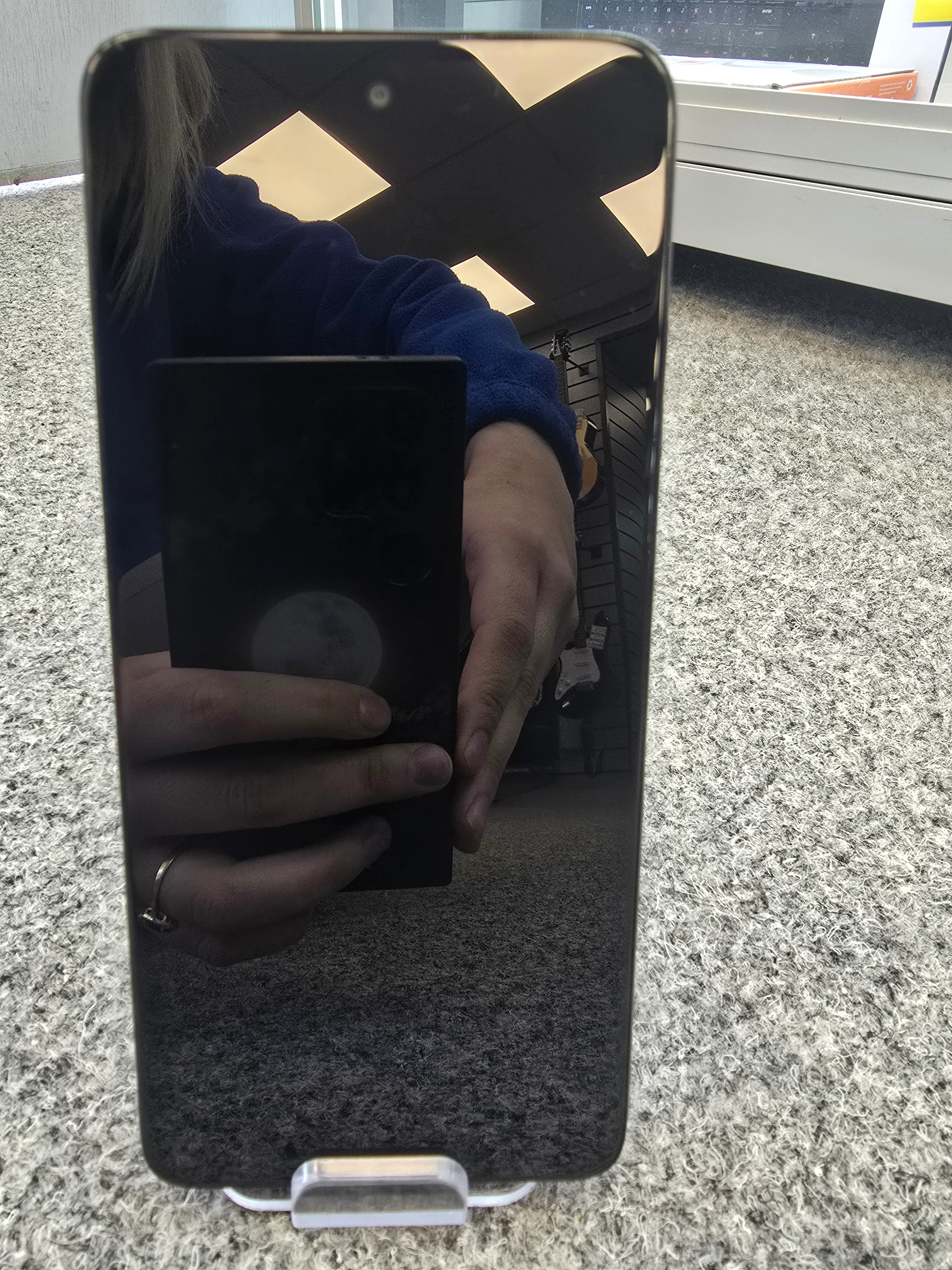 Motorola Moto E15 64GB - Image 2