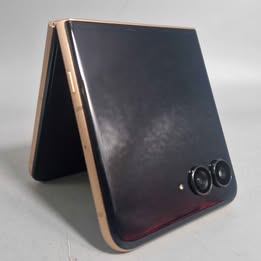 Motorola Razr 60 Ultra (16GB+512GB) Pantone Mountain Trail, Unlocked - Image 3