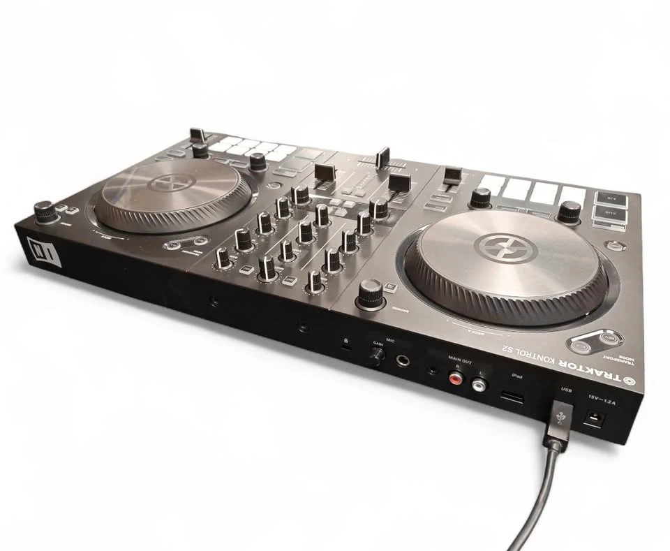 Native Instrumets Traktor Kontrol S2 MK3 DJ Controller**Unboxed** - Image 2