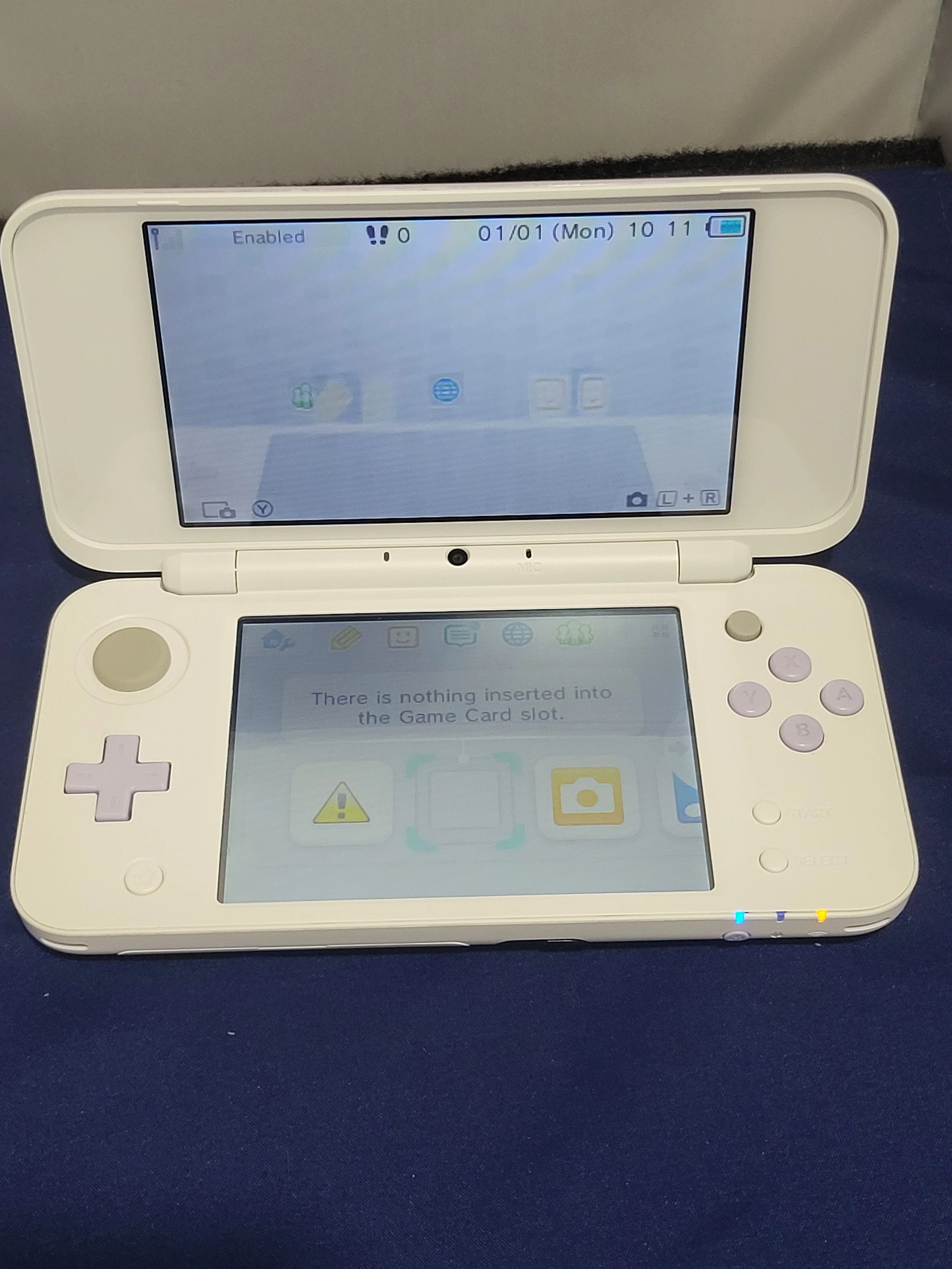 NEW 2DS XL Console, White & Lavender - Image 2