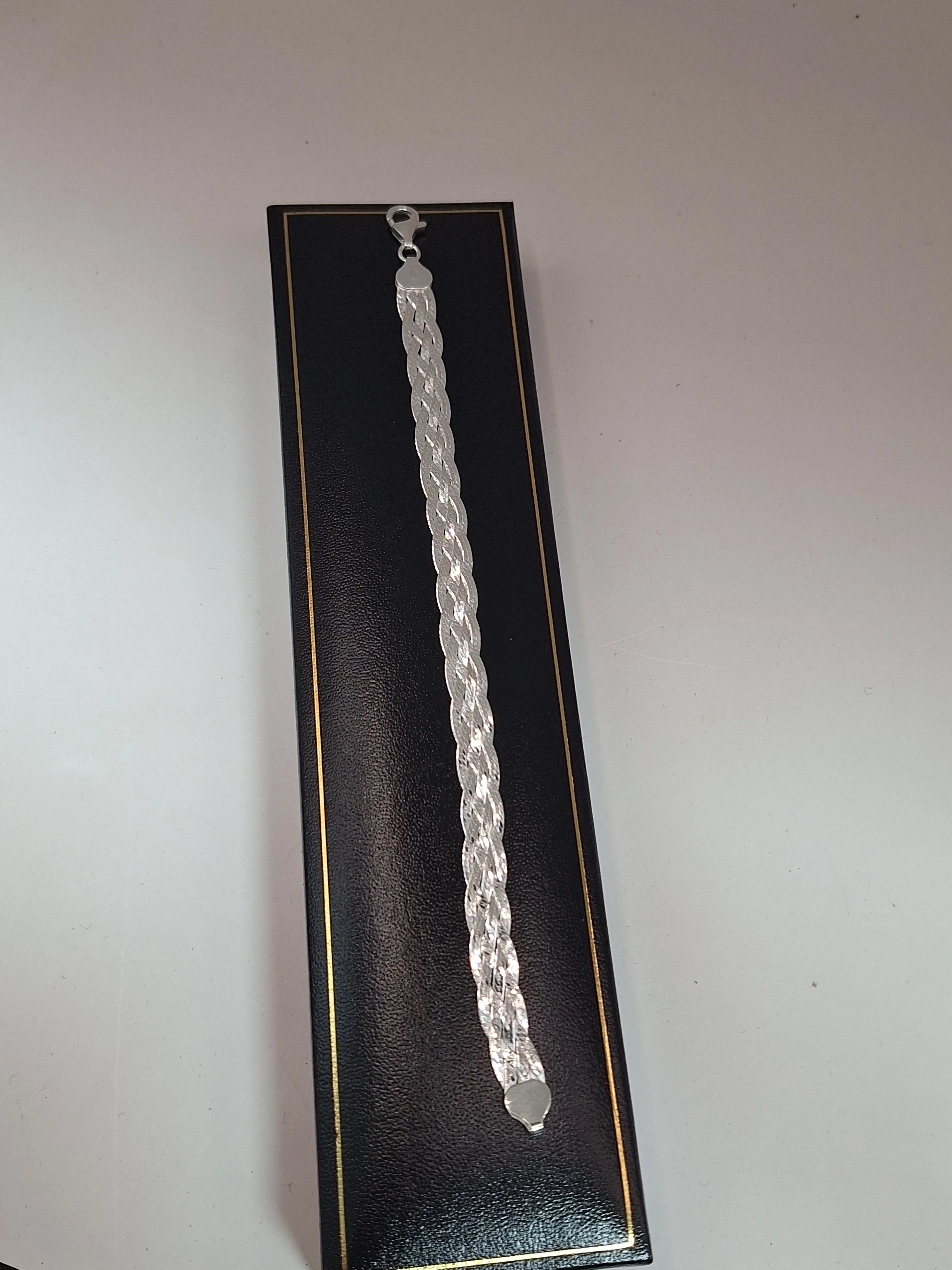 new other flat silver bracelet 925, weight 7.2g,lenght 7.5.