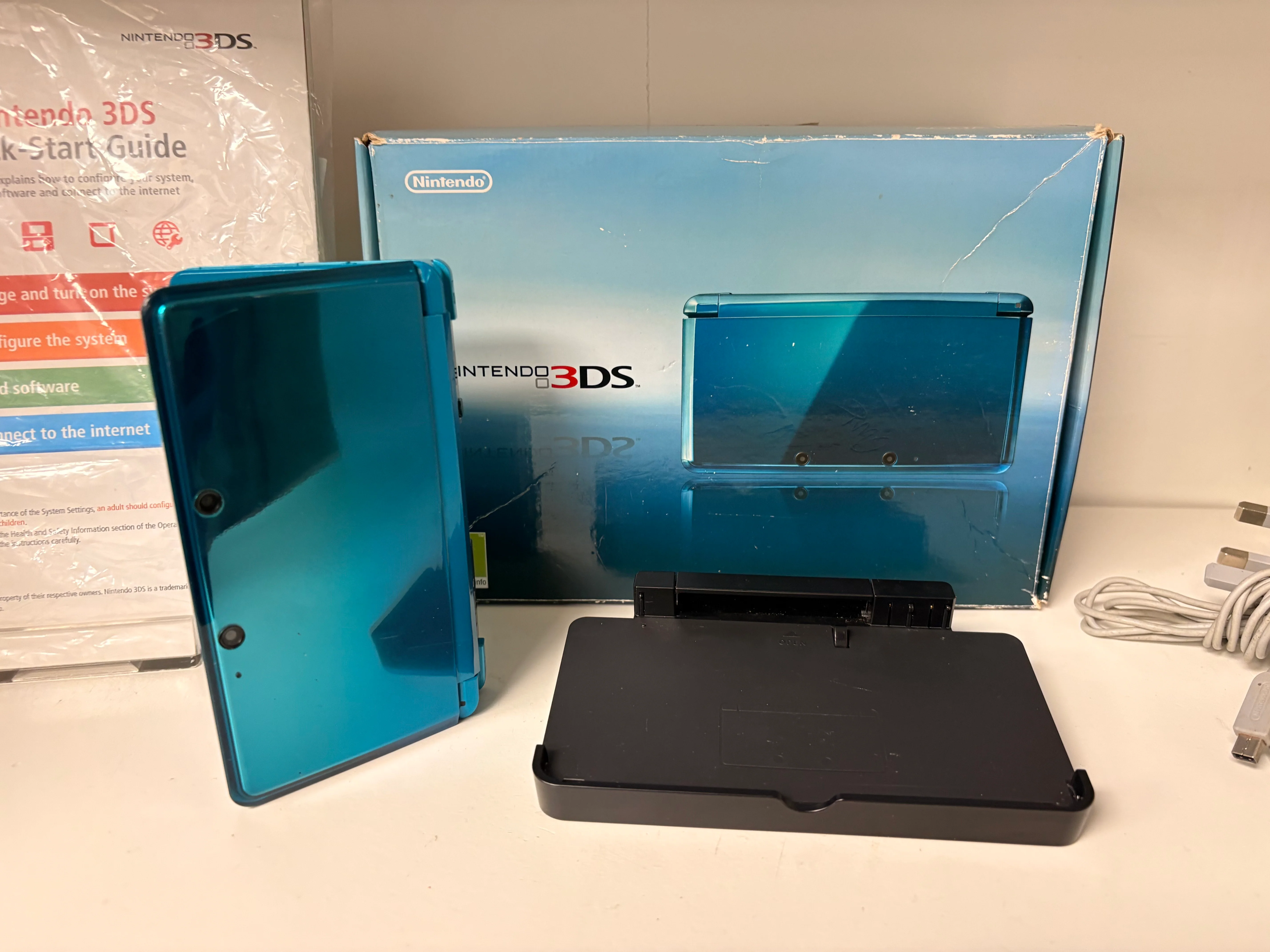 Nintendo 3DS Aqua Boxed - Great Yarmouth - Image 4