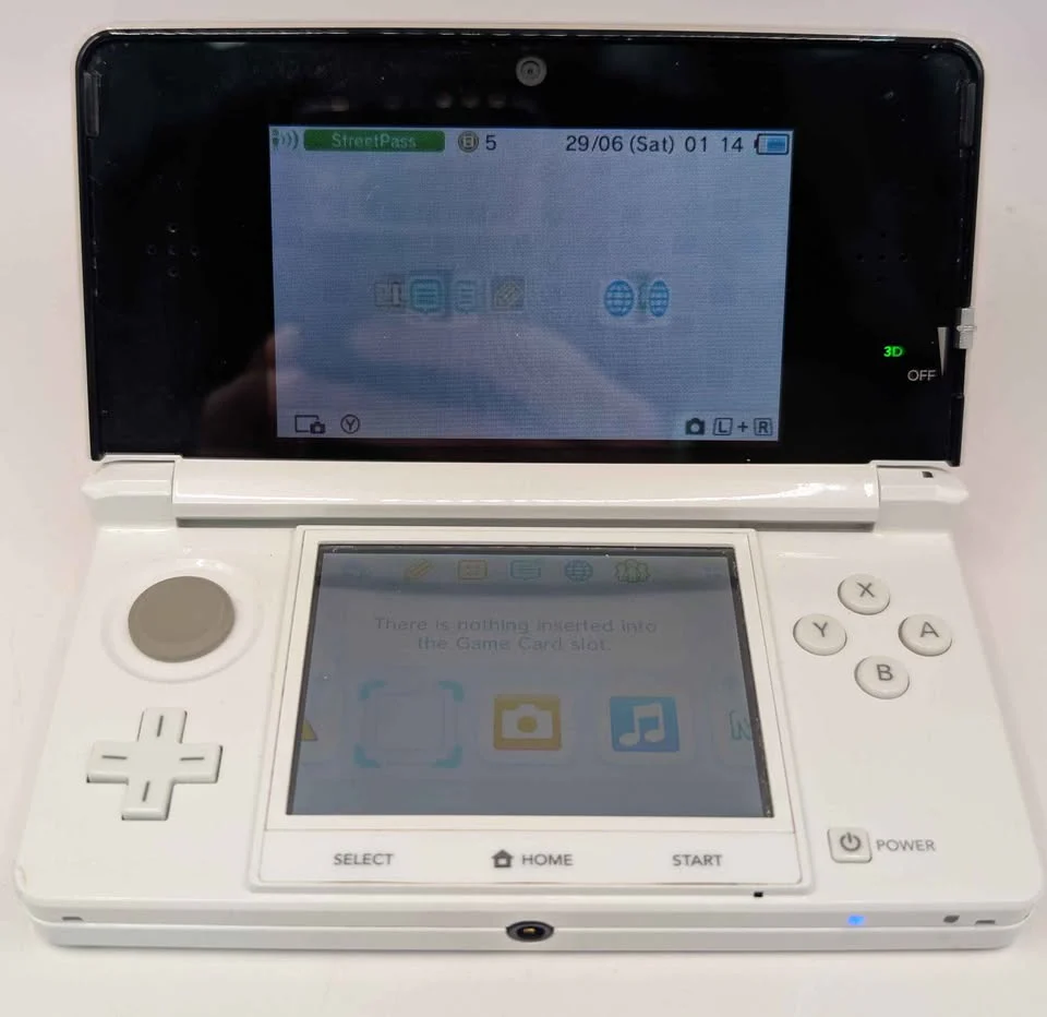 Nintendo 3DS Console - Ice White - Unboxed With Charger & Stylus