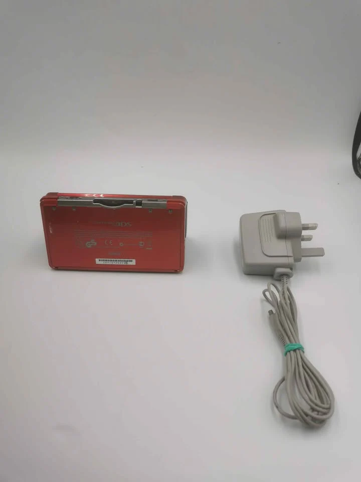 Nintendo 3DS Console, Metallic Red, Discounted with charger-SCRATCHES ON FRONT CASE - Image 4