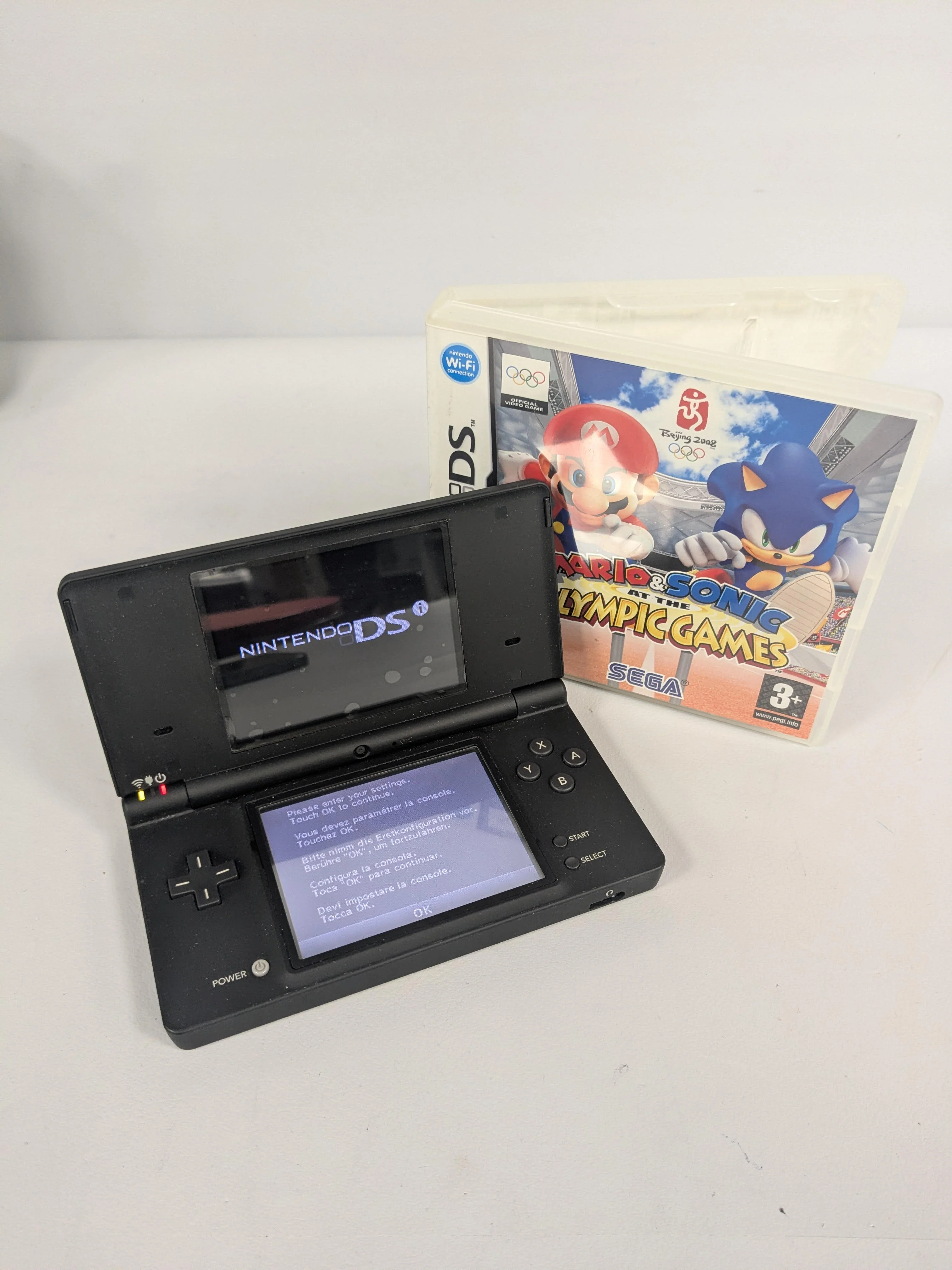 Nintendo DSi Console Package - Black - Image 2
