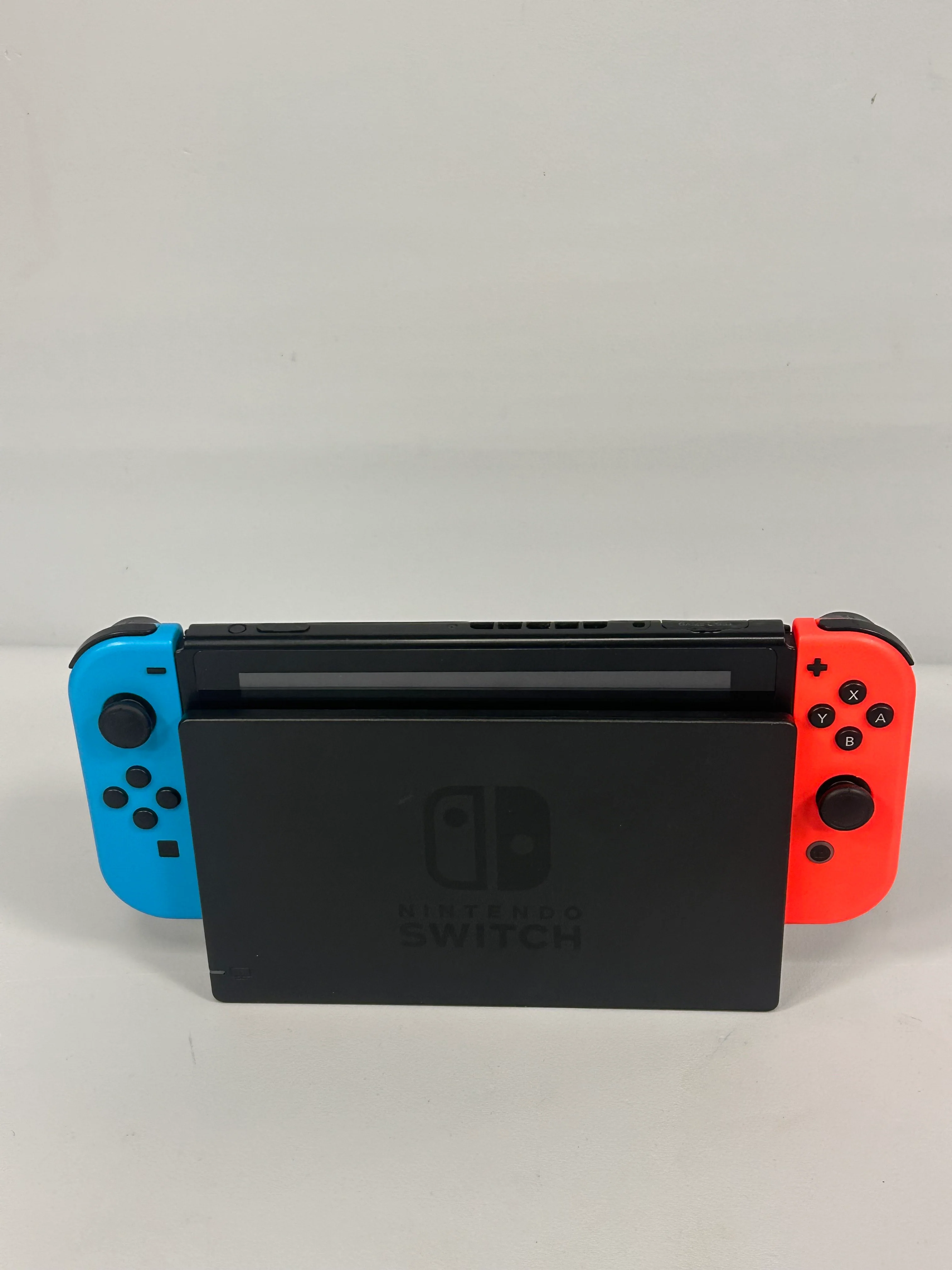 Nintendo Switch 32GB - Image 2