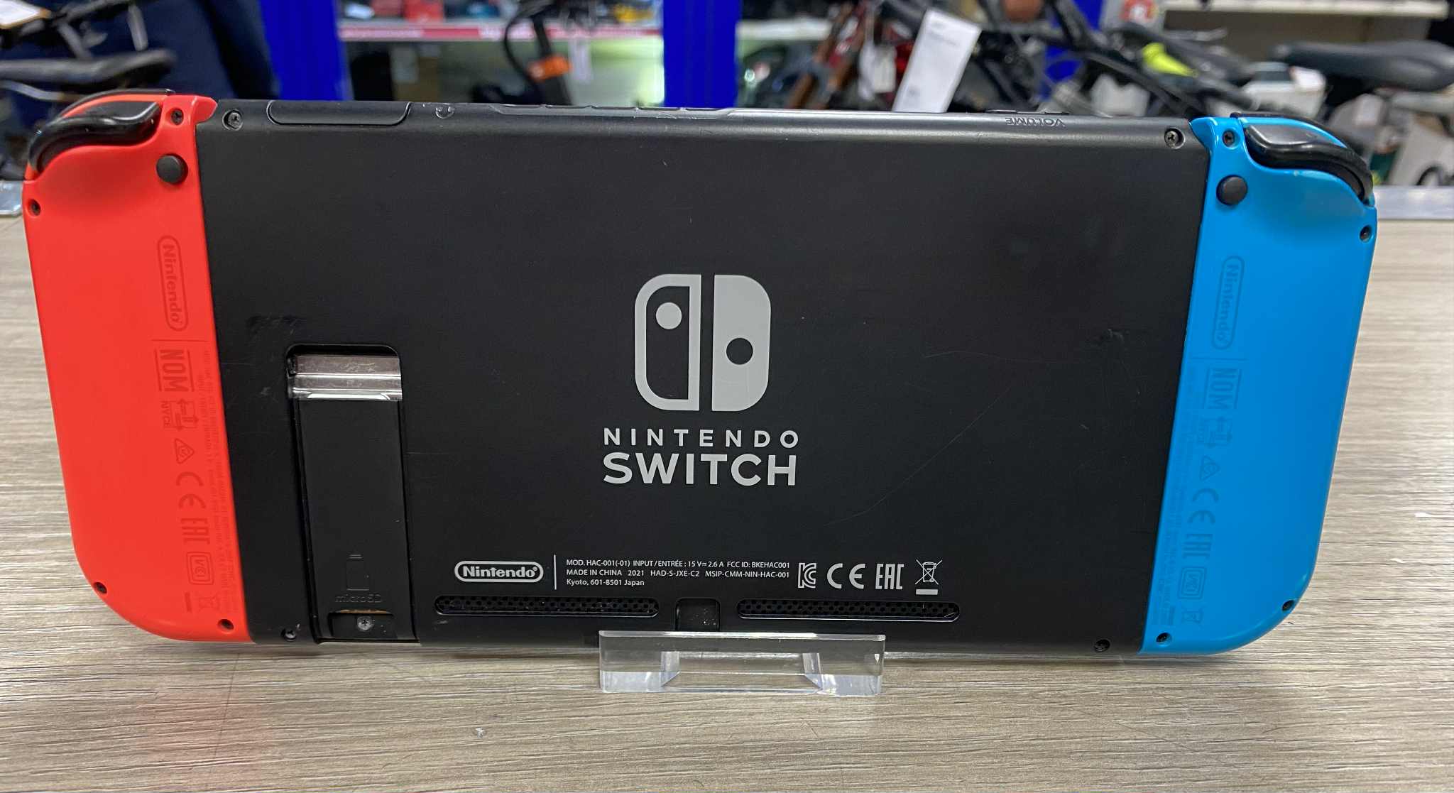 * Nintendo Switch - 32GB (No charger) - Image 2