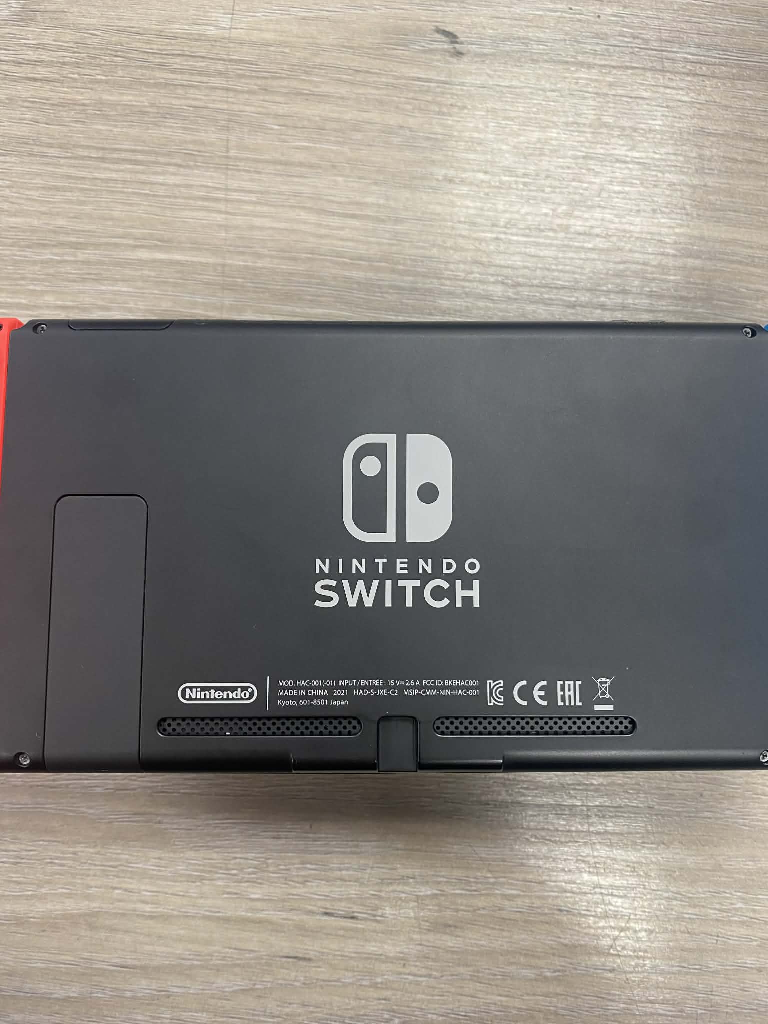 Nintendo Switch 32GB W/ Dock and all wires - Image 3