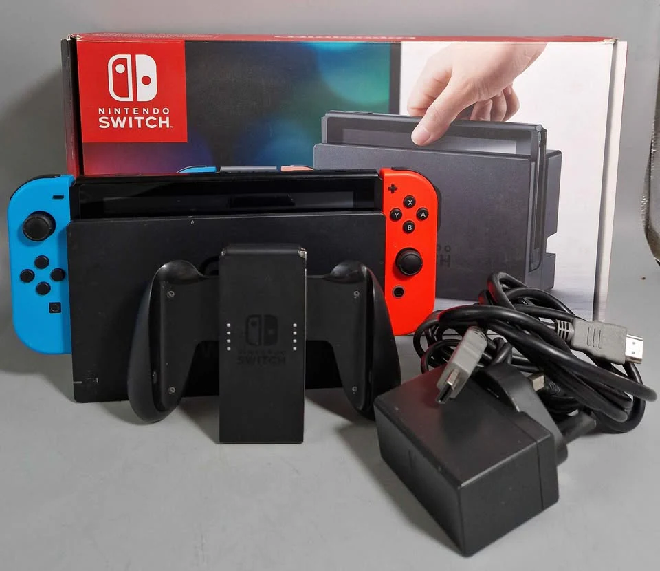 Nintendo Switch Console, 32GB HAC-001-01 + Neon Red/Blue Joy-Con, Boxed - Image 4