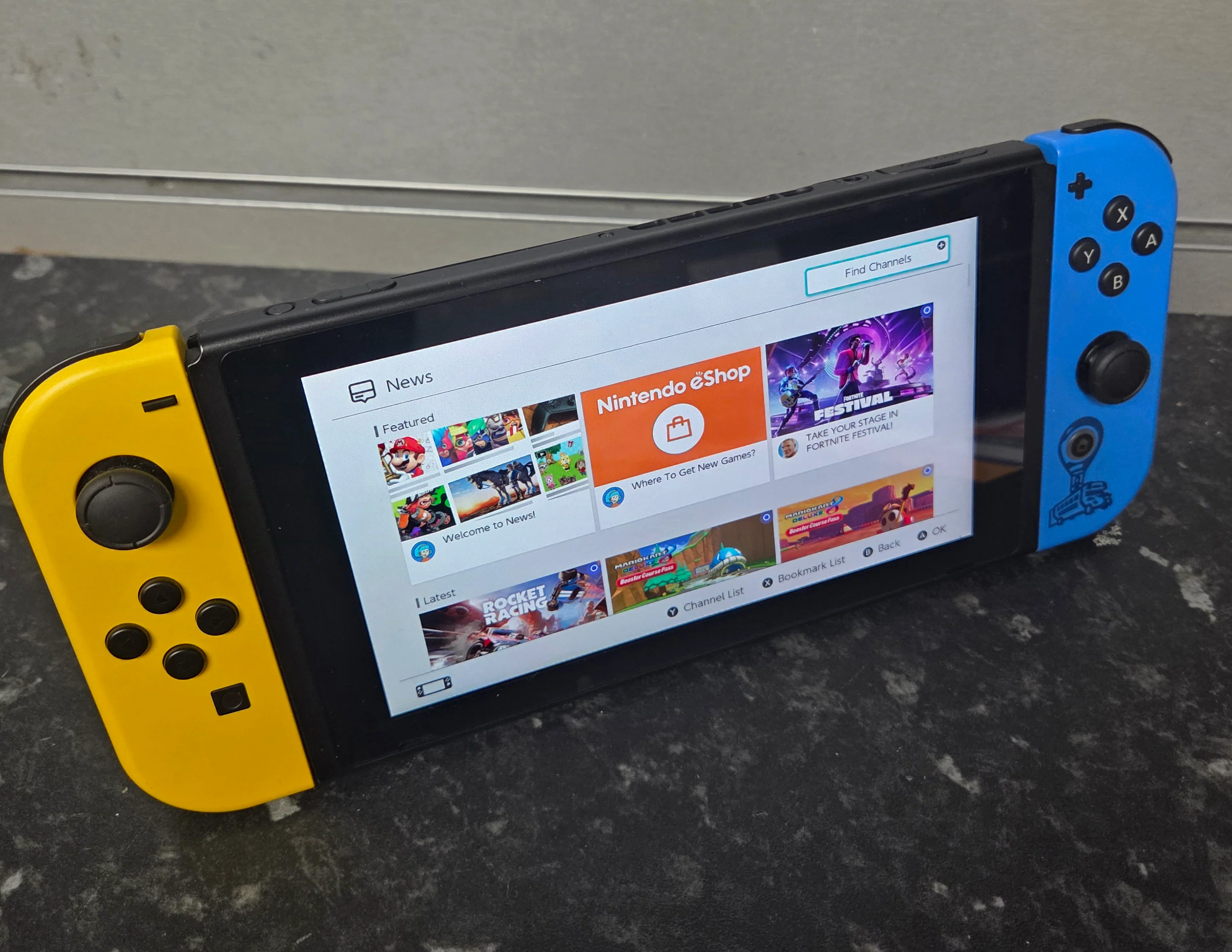 Nintendo Switch  console Fortnite edition - Image 4