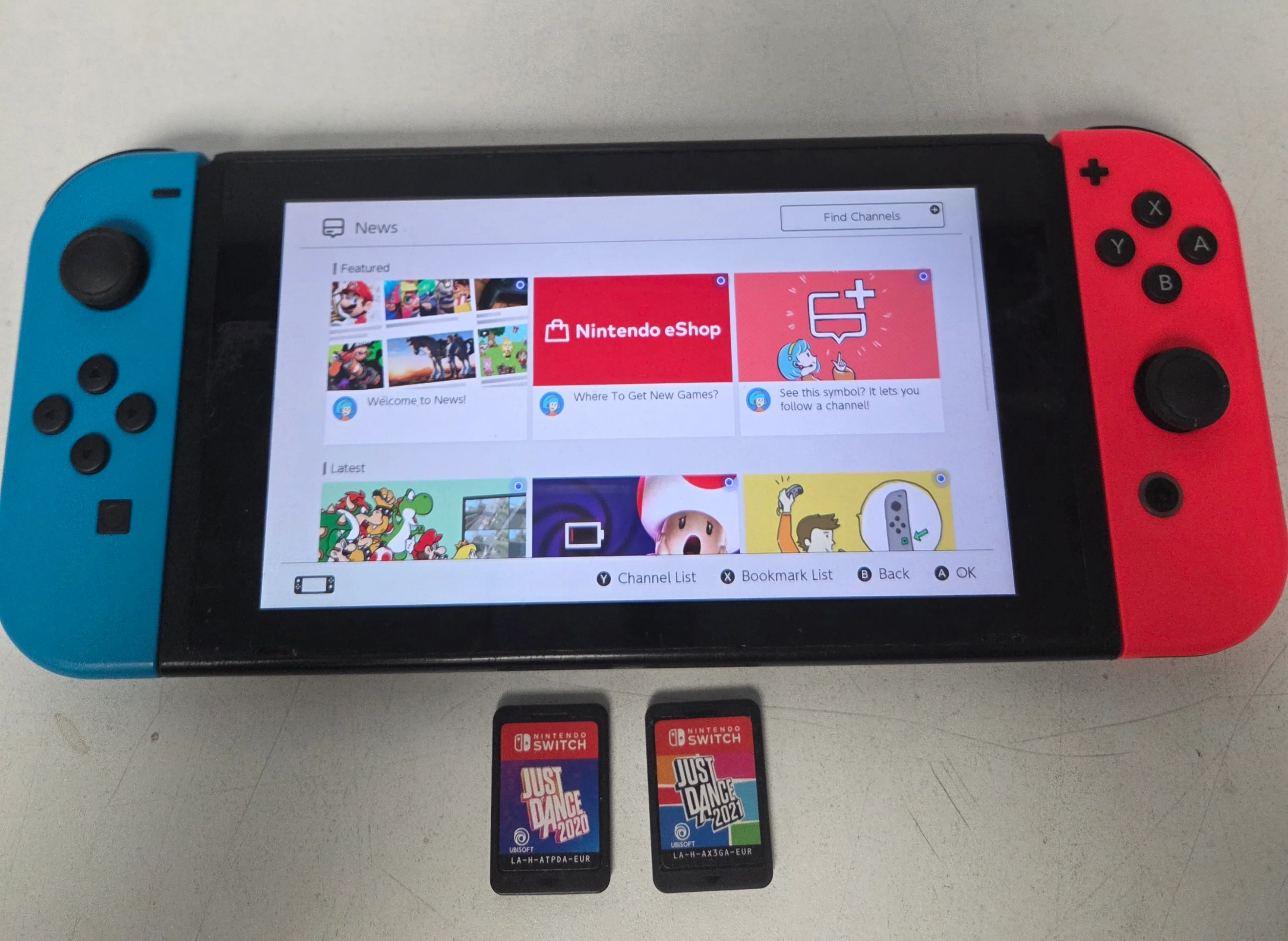 Nintendo Switch Console Neon Blue/red with 2 unboxed games - Image 3
