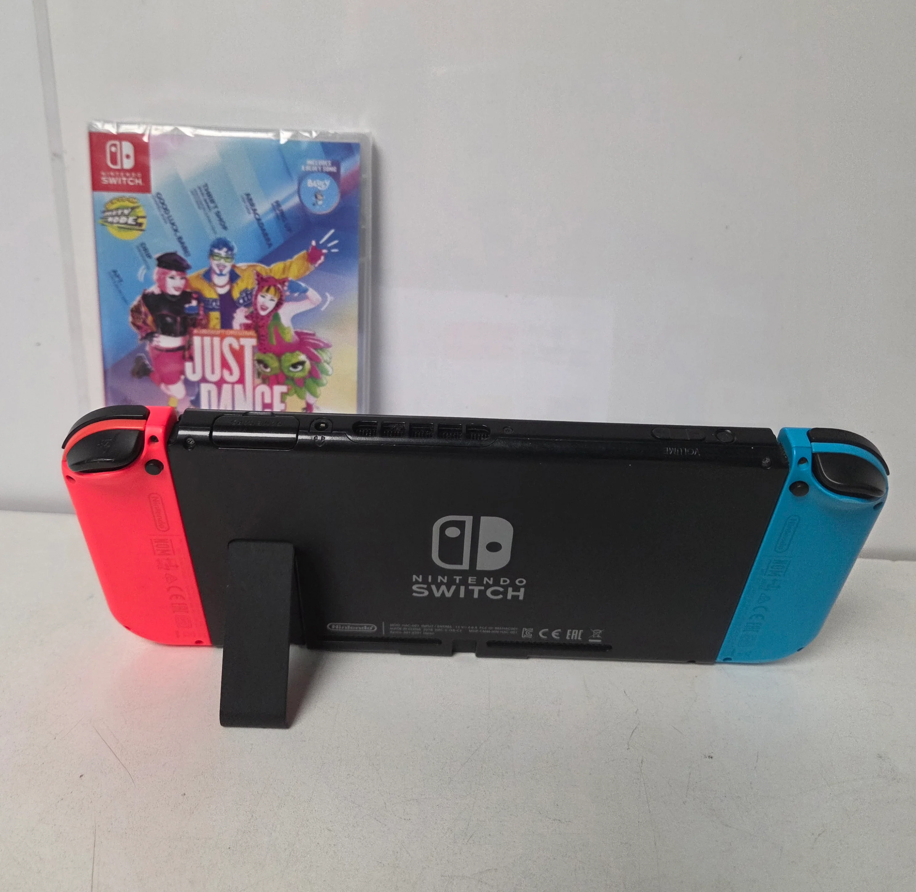Nintendo Switch Console - Neon Red/Blue & 1 Game - Image 3
