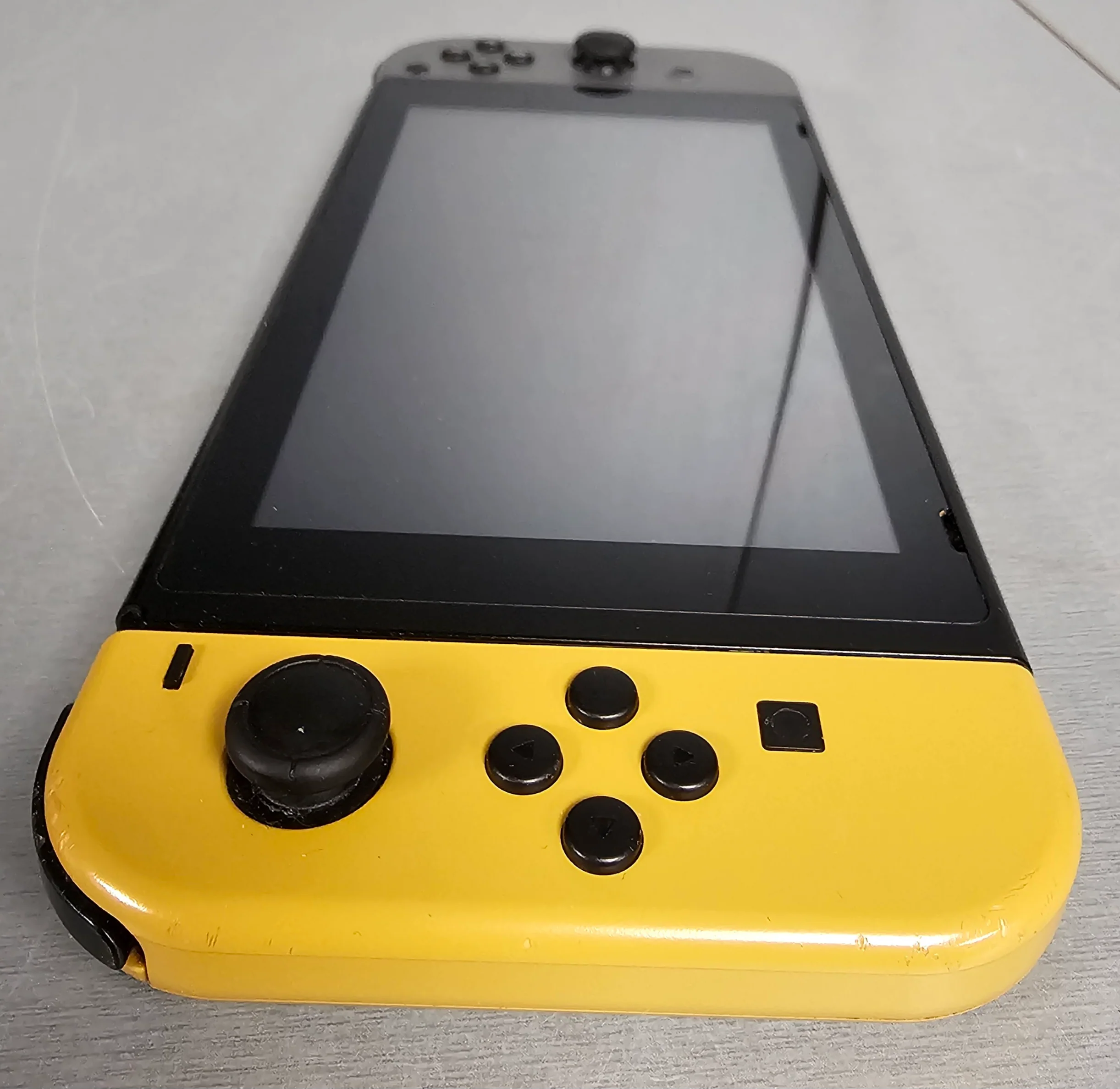Nintendo Switch HW Let's Go Pikachu Limited Edition Bundle (Nintendo Switch) - Image 4