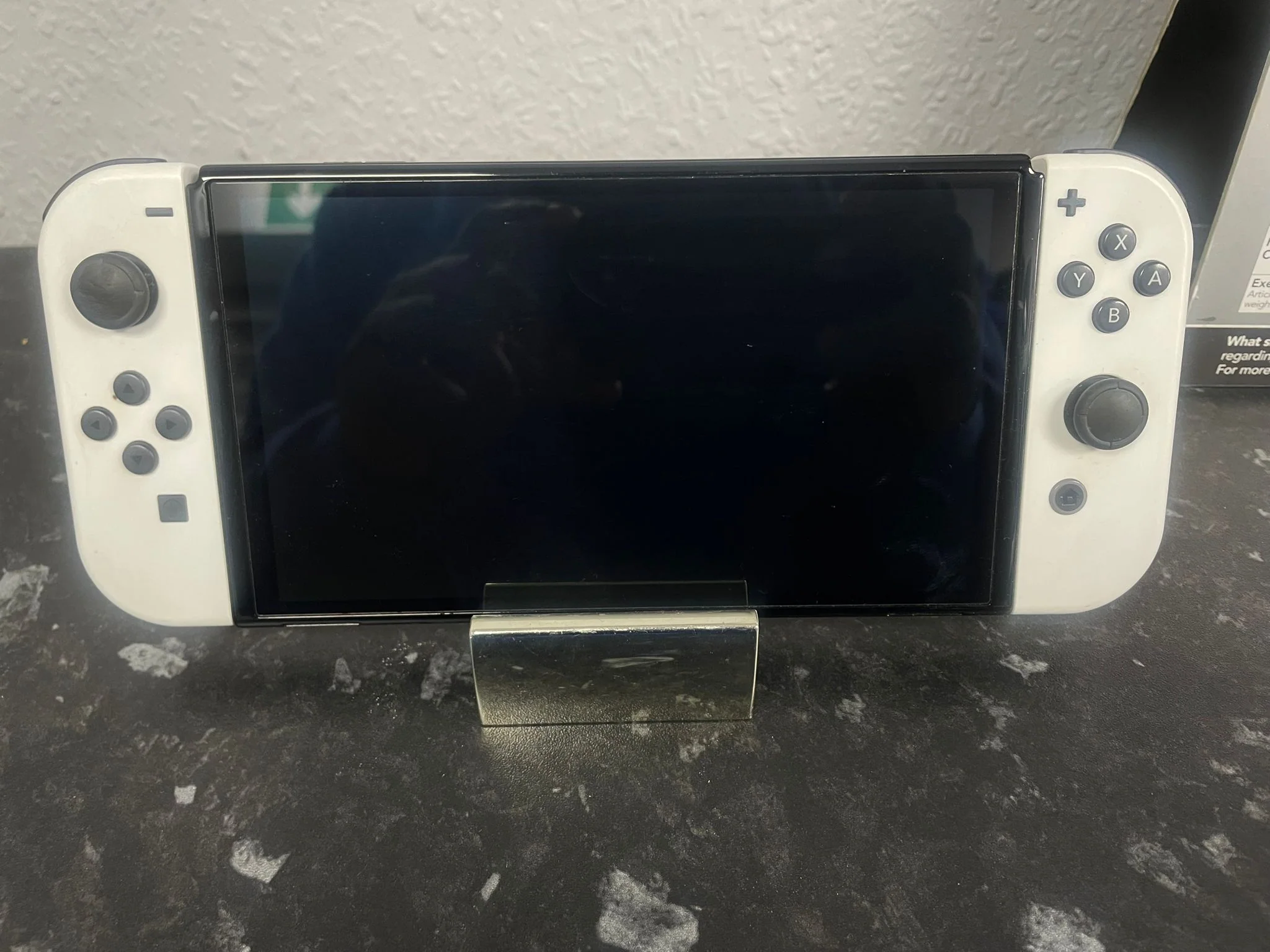 NINTENDO Switch OLED - Image 2