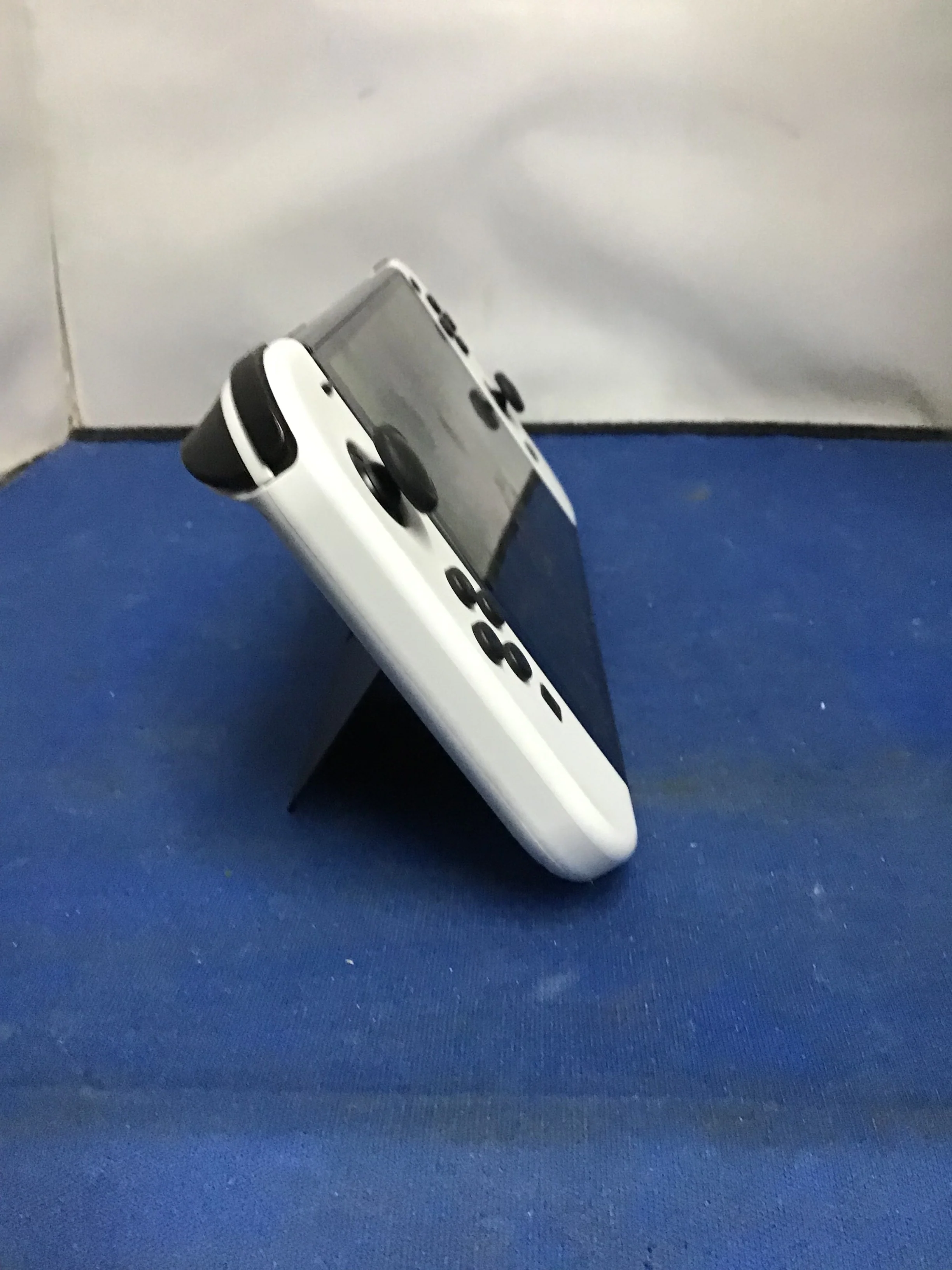 Nintendo Switch Oled - 64GB Storage - Image 4