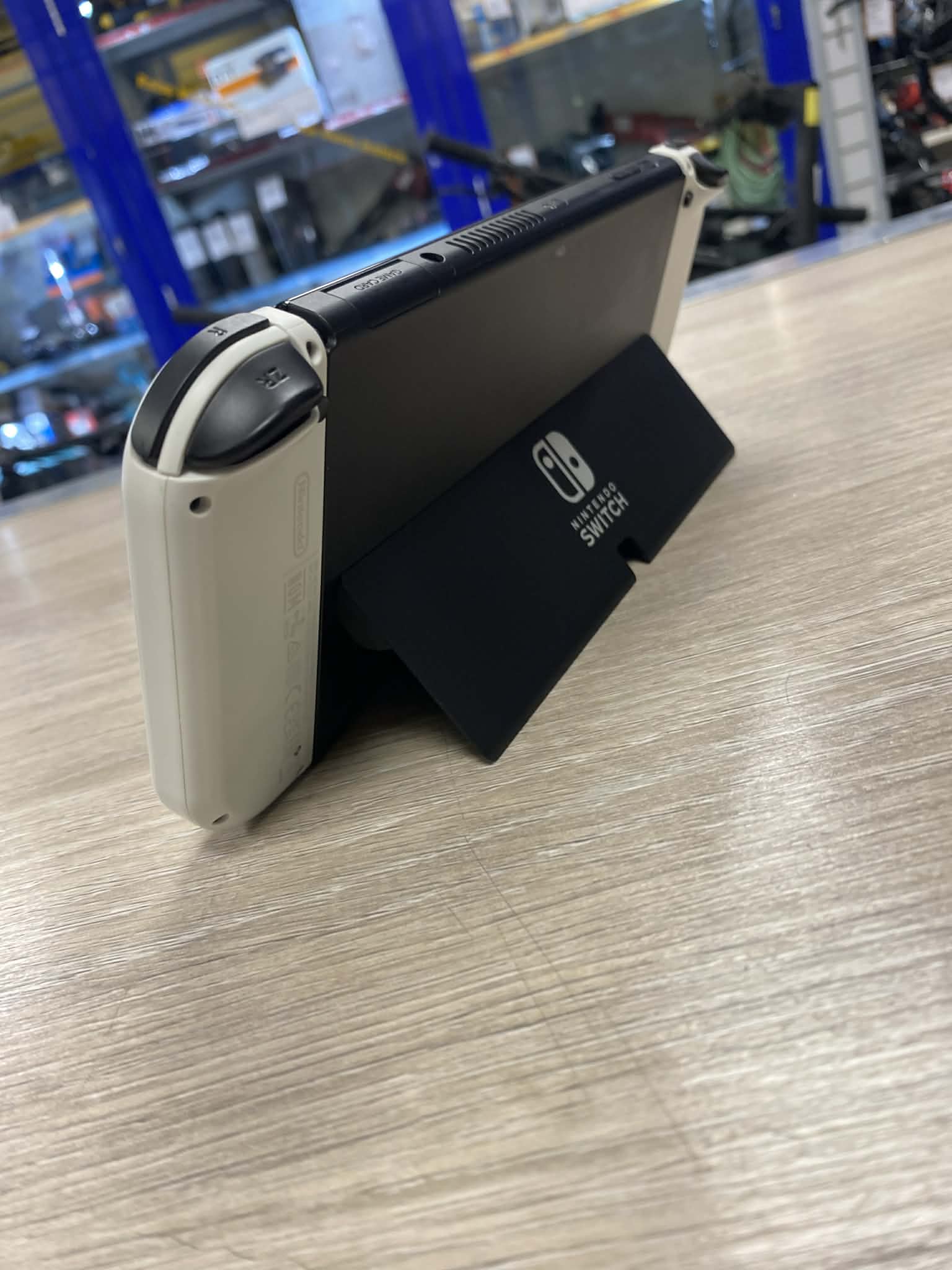 Nintendo Switch Oled - Image 4