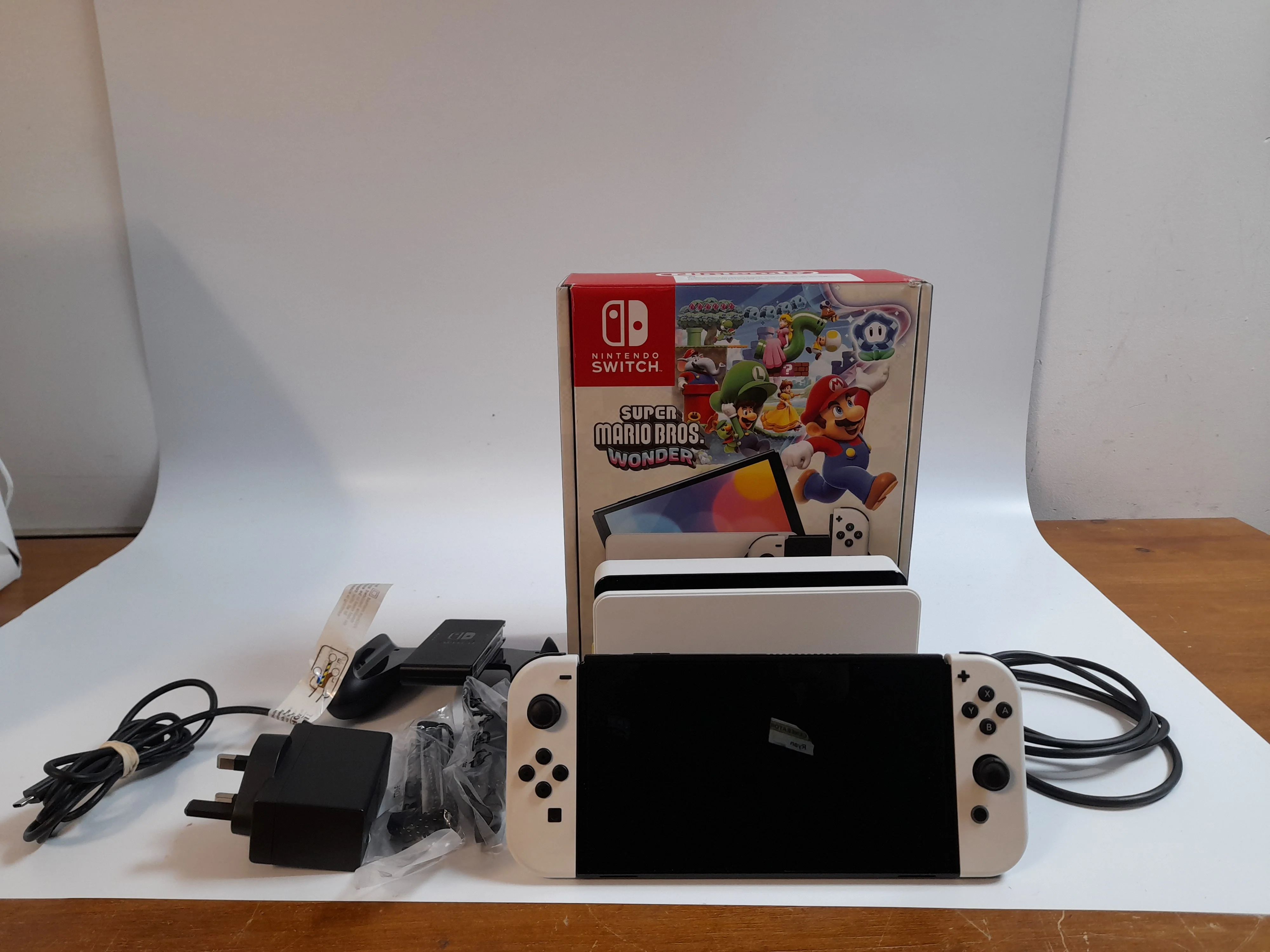 NINTENDO Switch OLED Boxed - Image 3